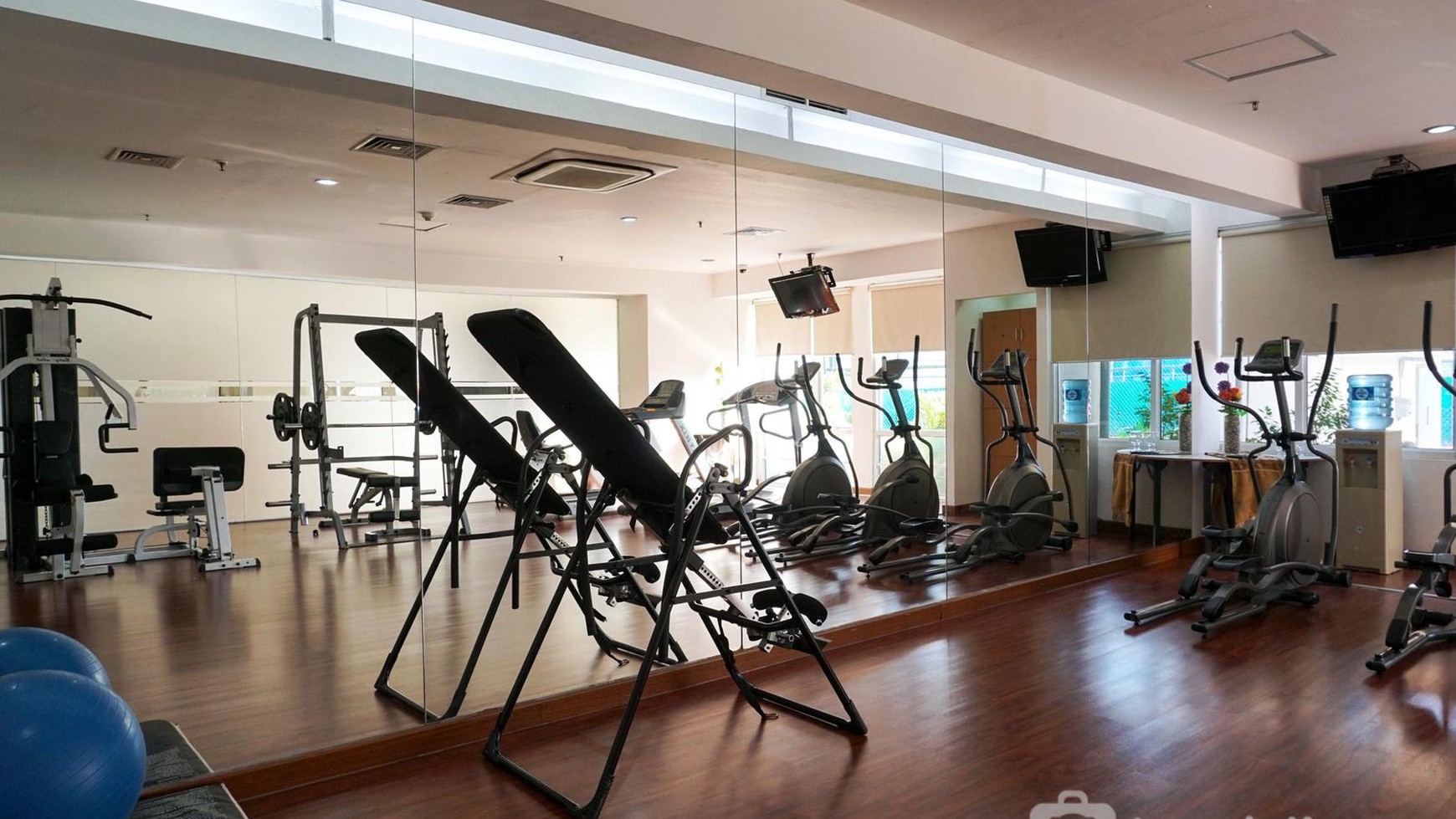 Lokasi Terbaik! Apartemen Strategis di FX Residence, Sudirman!