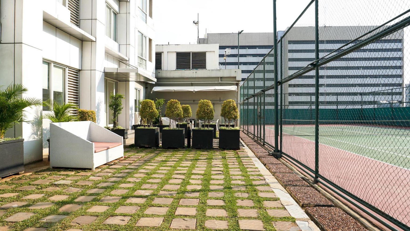 Lokasi Terbaik! Apartemen Strategis di FX Residence, Sudirman!