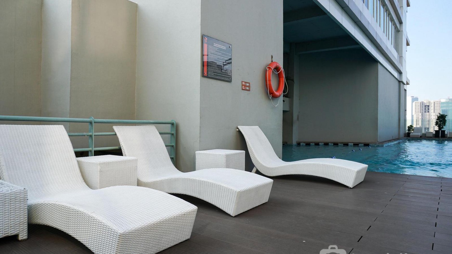 Lokasi Terbaik! Apartemen Strategis di FX Residence, Sudirman!