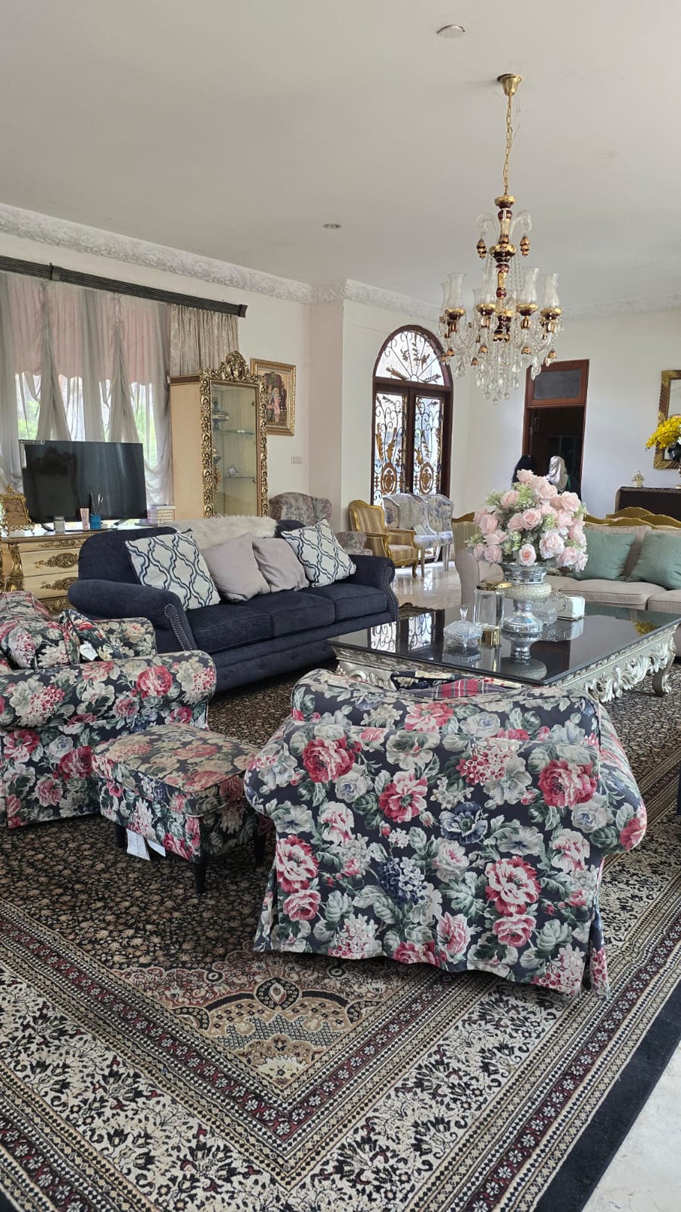 Rumah siap huni,ada kolam renang di Bintaro Jaya Sektor 8