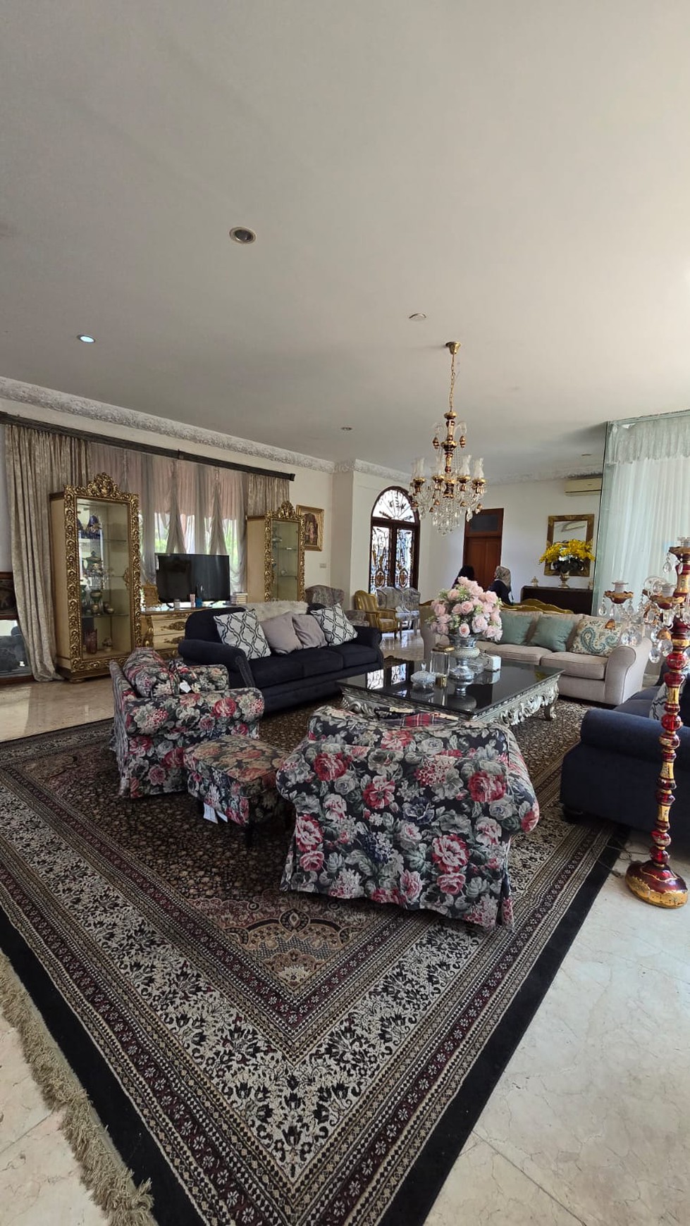 Rumah siap huni,ada kolam renang di Bintaro Jaya Sektor 8