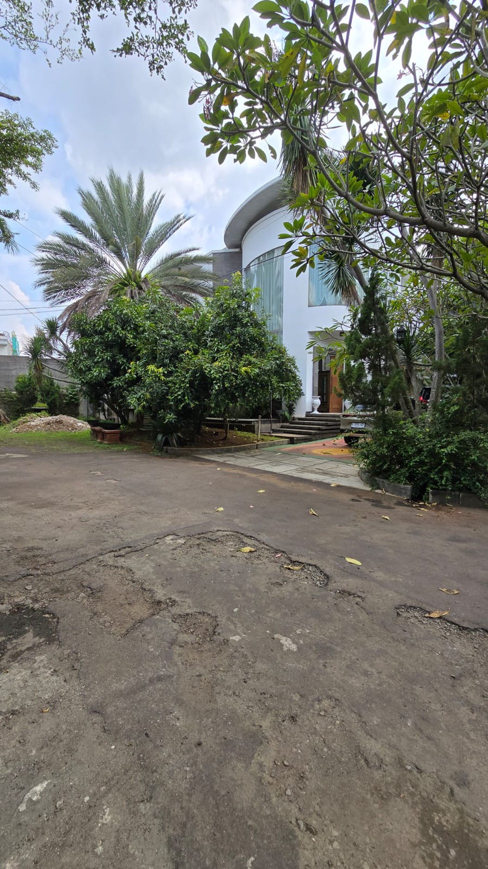 Rumah siap huni,ada kolam renang di Bintaro Jaya Sektor 8