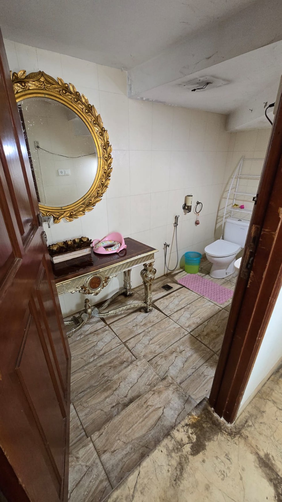 Rumah siap huni,ada kolam renang di Bintaro Jaya Sektor 8