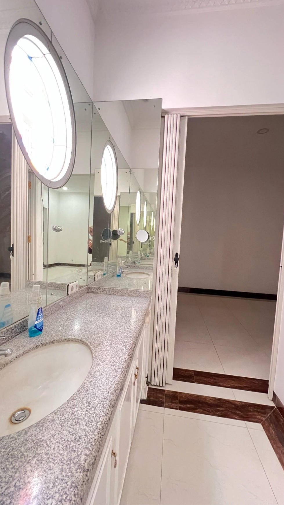 Rumah Bagus Di Jl Lengkong Bukit Hijau Pondok Indah Jakarta .