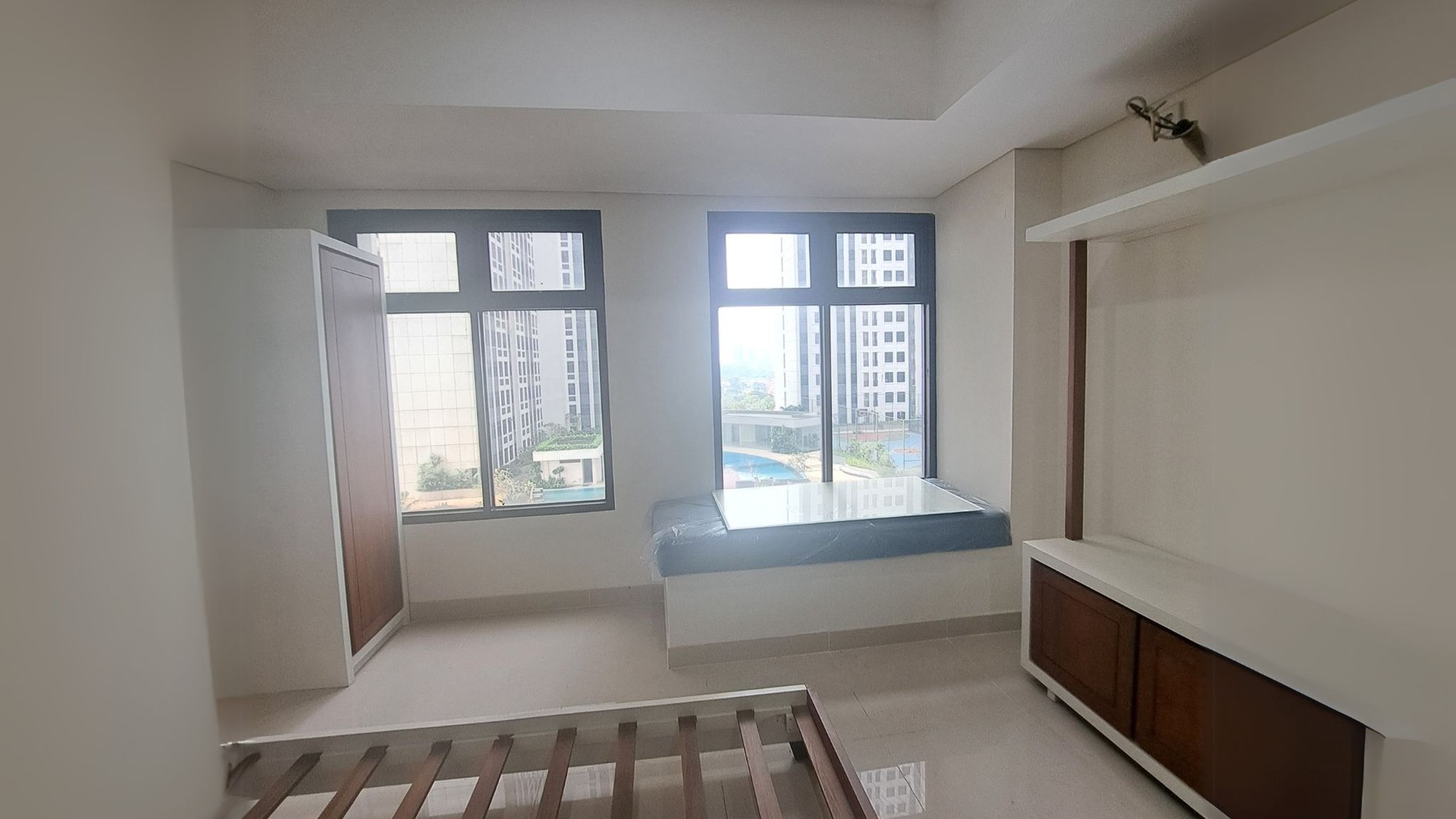 Apartemen ChadStone Cikarang Studio View Swimming Pool