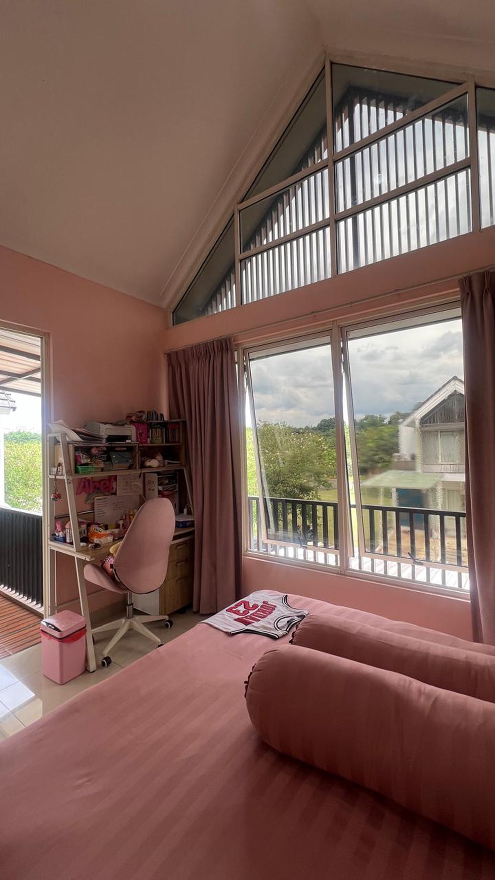 Rumah Full Furnish 2 Lantai di BSD Dekat AEON Mall dan Tol