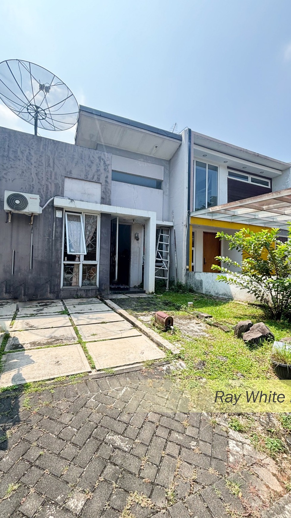 RUMAH DALAM CLUSTER SIMPLICITY DI KAWASAN THE ICON BSD CITY, TANGERANG SELATAN
