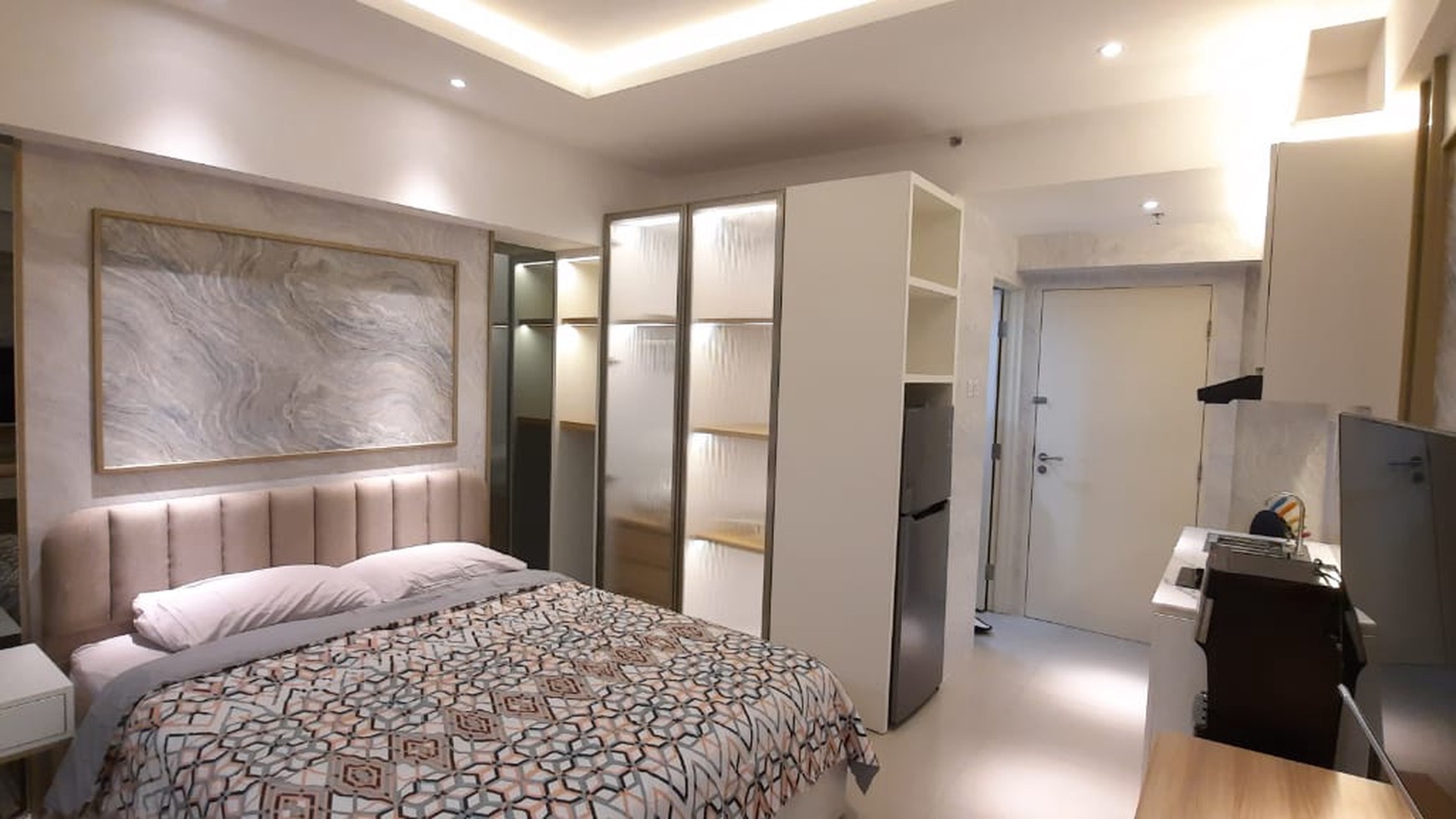 Sewa Furnished Mewah Apartemen Tanglin Pakuwon Surabaya