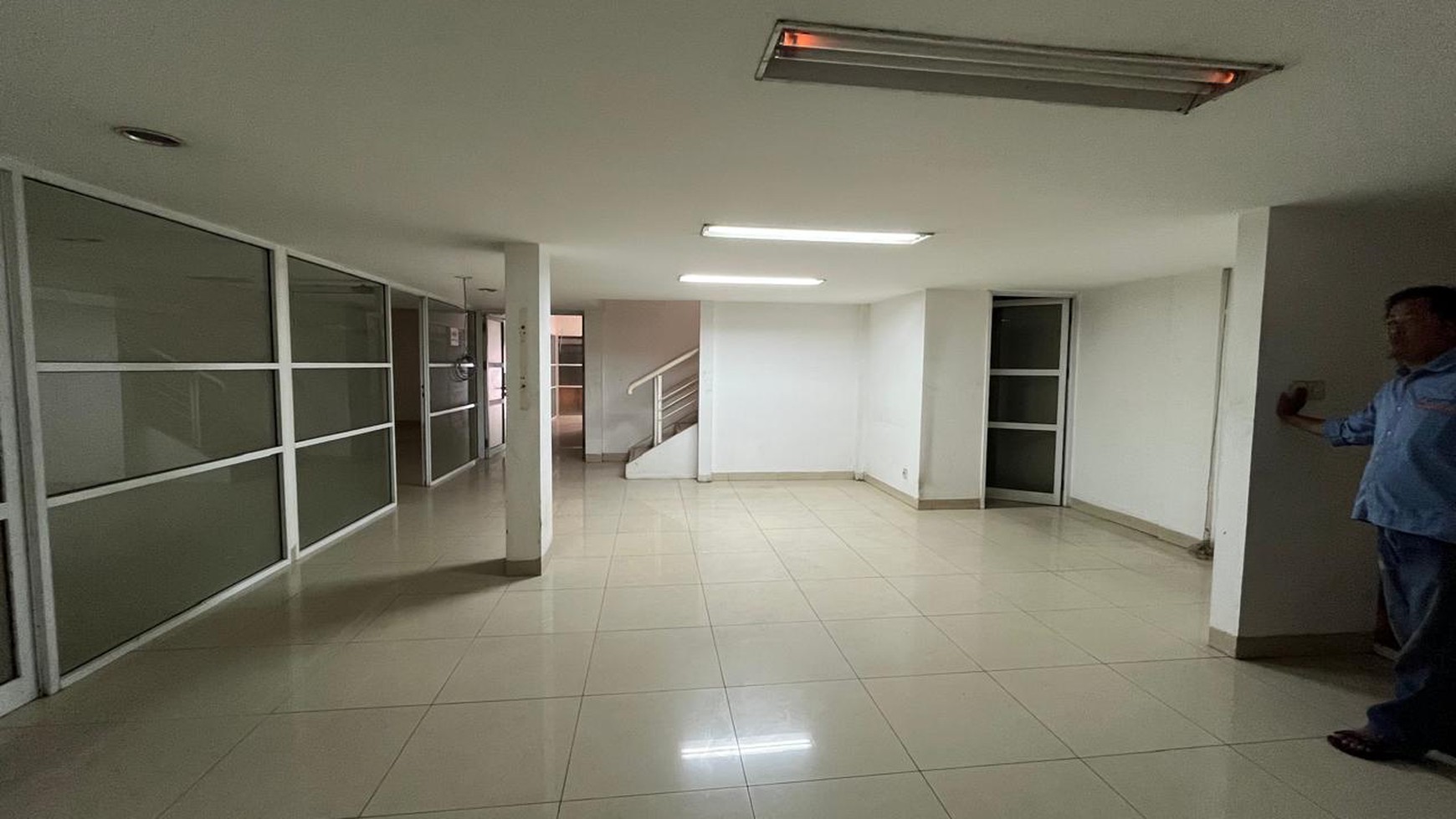 Ruko Gandeng disewakan di lokasi prime daerah sunrise jakarta barat