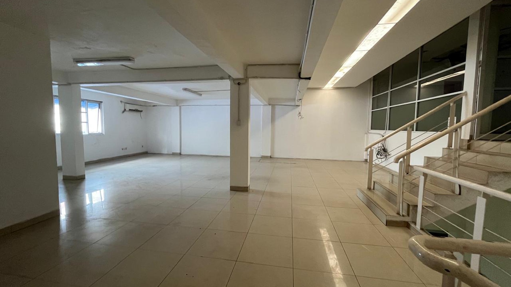 Ruko Gandeng disewakan di lokasi prime daerah sunrise jakarta barat