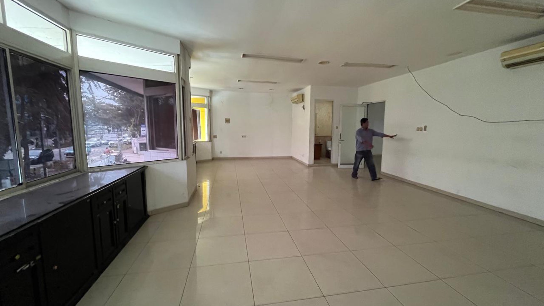 Ruko Gandeng disewakan di lokasi prime daerah sunrise jakarta barat
