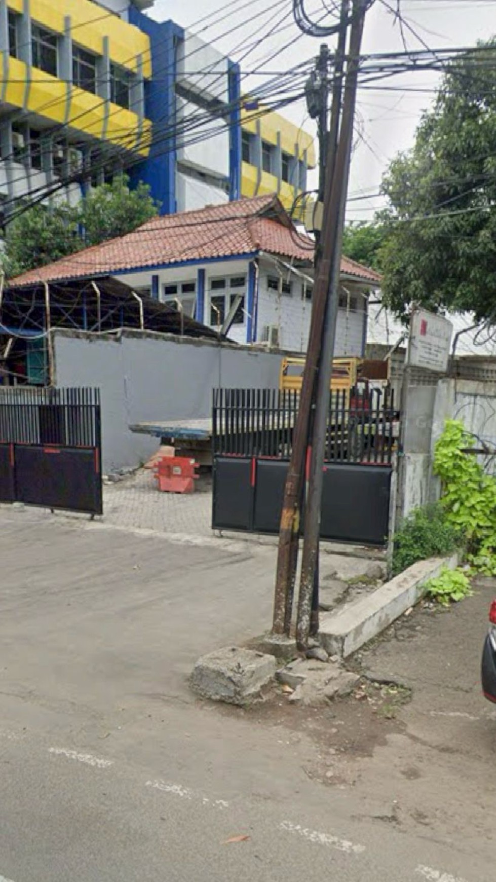Gedung di jl raya pramuka cocok untuk kantor, retail, gudang maupun investasi jangka panjang