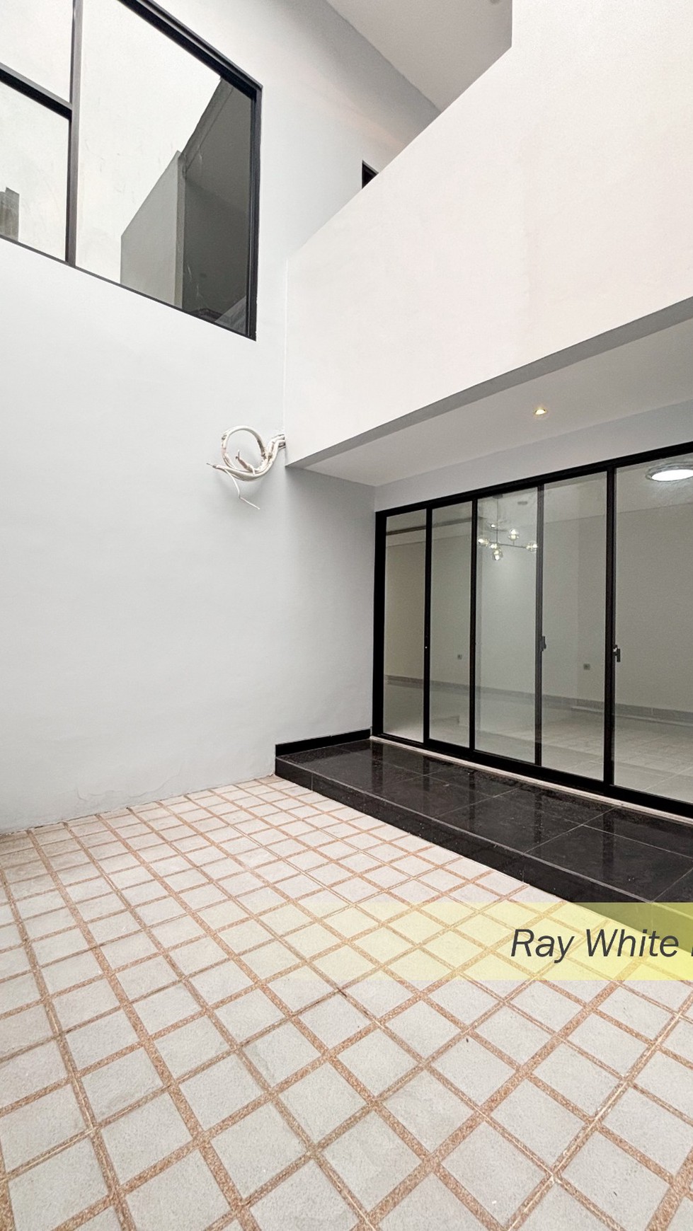 BRAND NEW MINIMALIS MOODERN MINIMALIS DI BSD, TANGERANG SELATAN