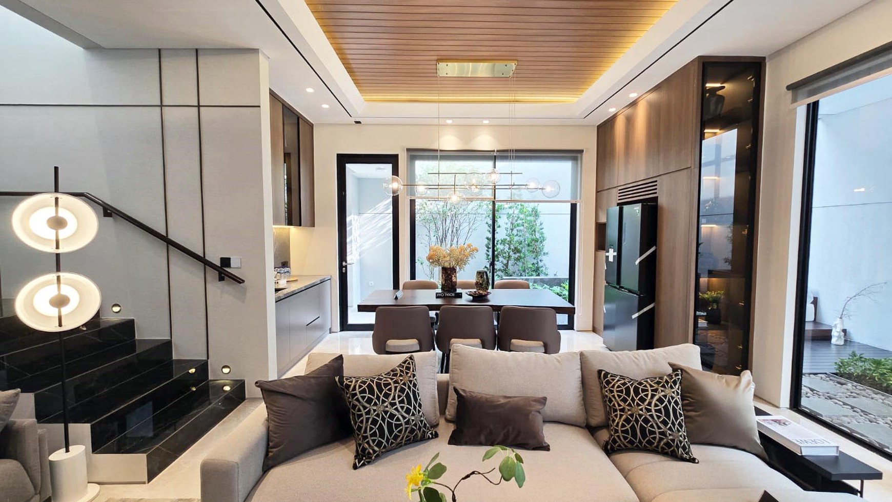 Rumah Hitung Tanah Area Cipete