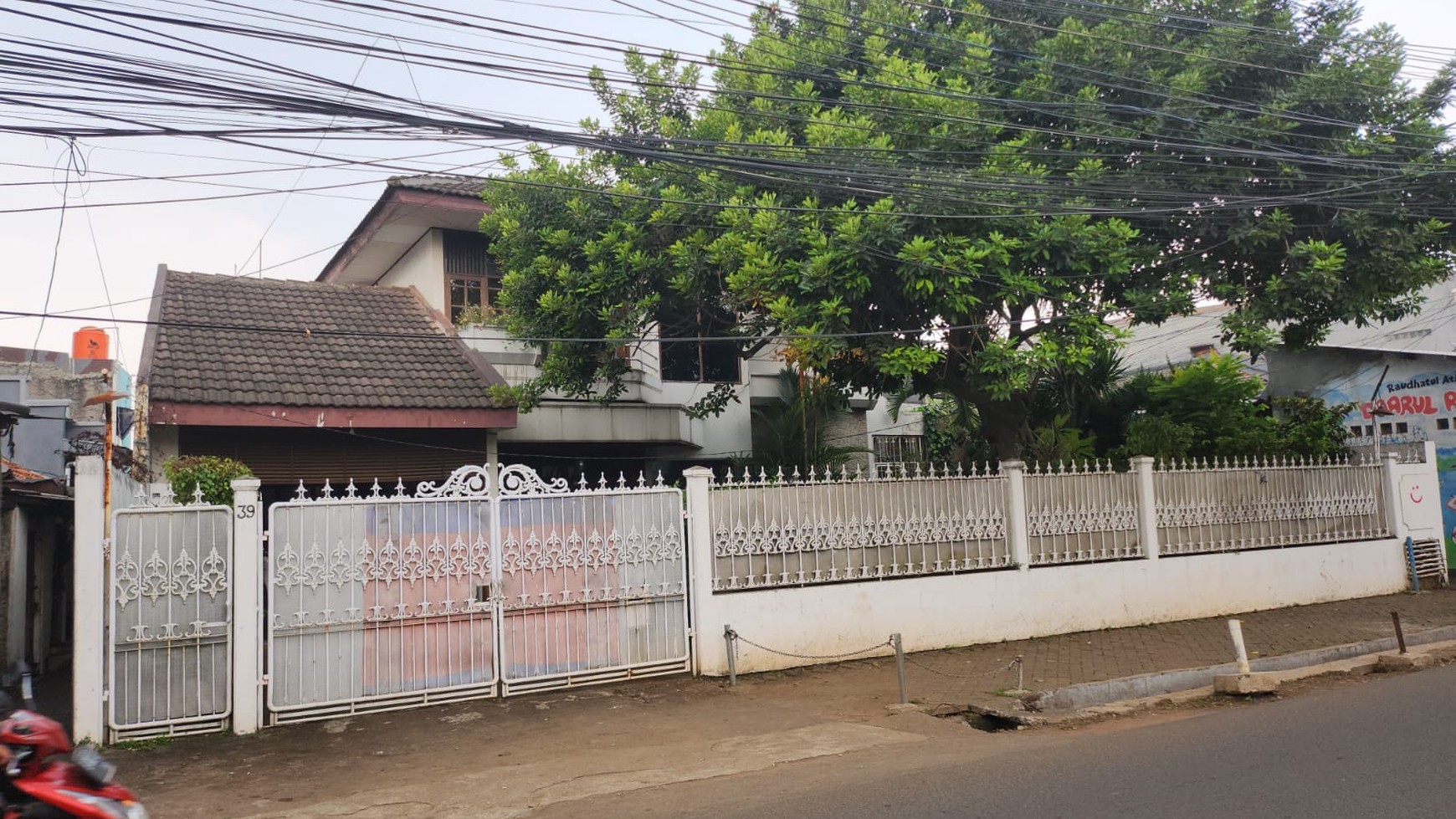 Rumah Nyaman Siap Huni Jl. Ulujami Raya Pesangrahan, Jakarta Selatan
