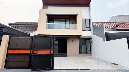 BRAND NEW MINIMALIS MOODERN MINIMALIS DI BSD, TANGERANG SELATAN.