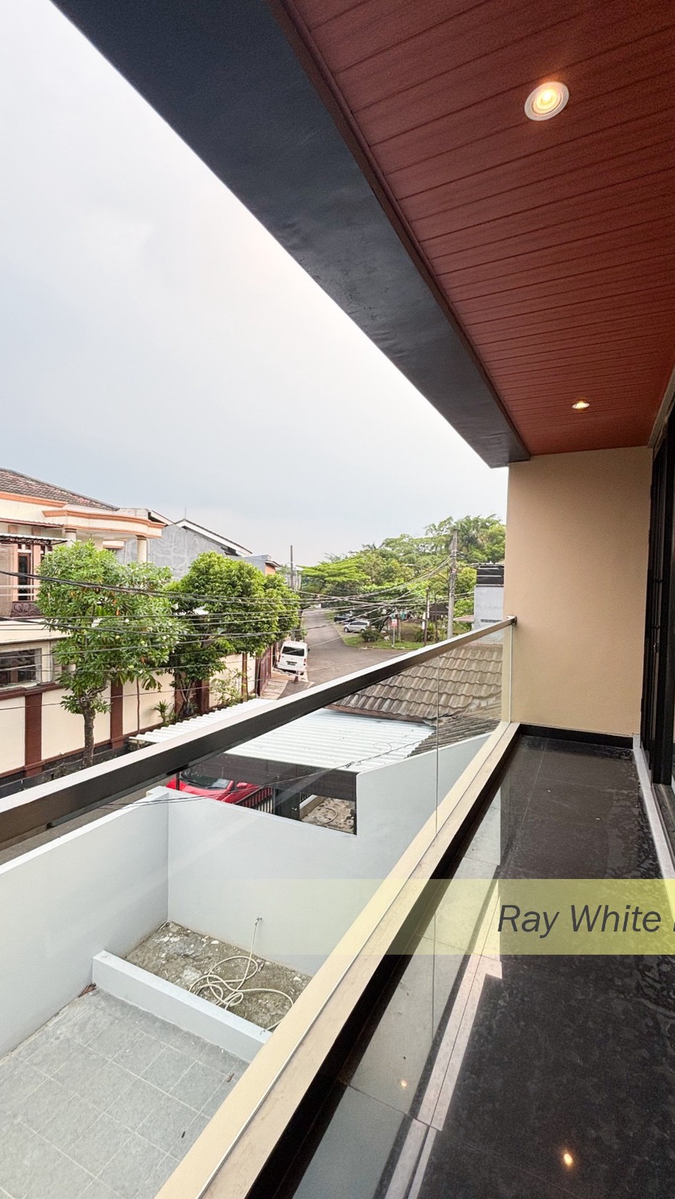 BRAND NEW MINIMALIS MOODERN MINIMALIS DI BSD, TANGERANG SELATAN.