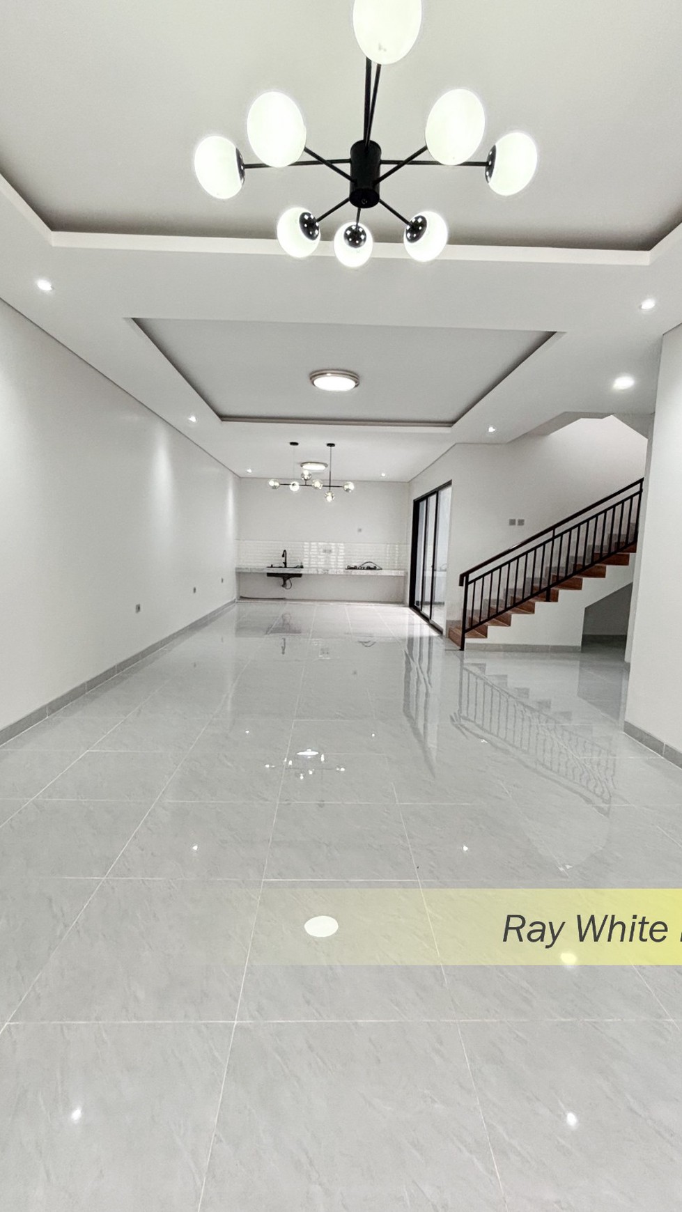 BRAND NEW MINIMALIS MOODERN MINIMALIS DI BSD, TANGERANG SELATAN.