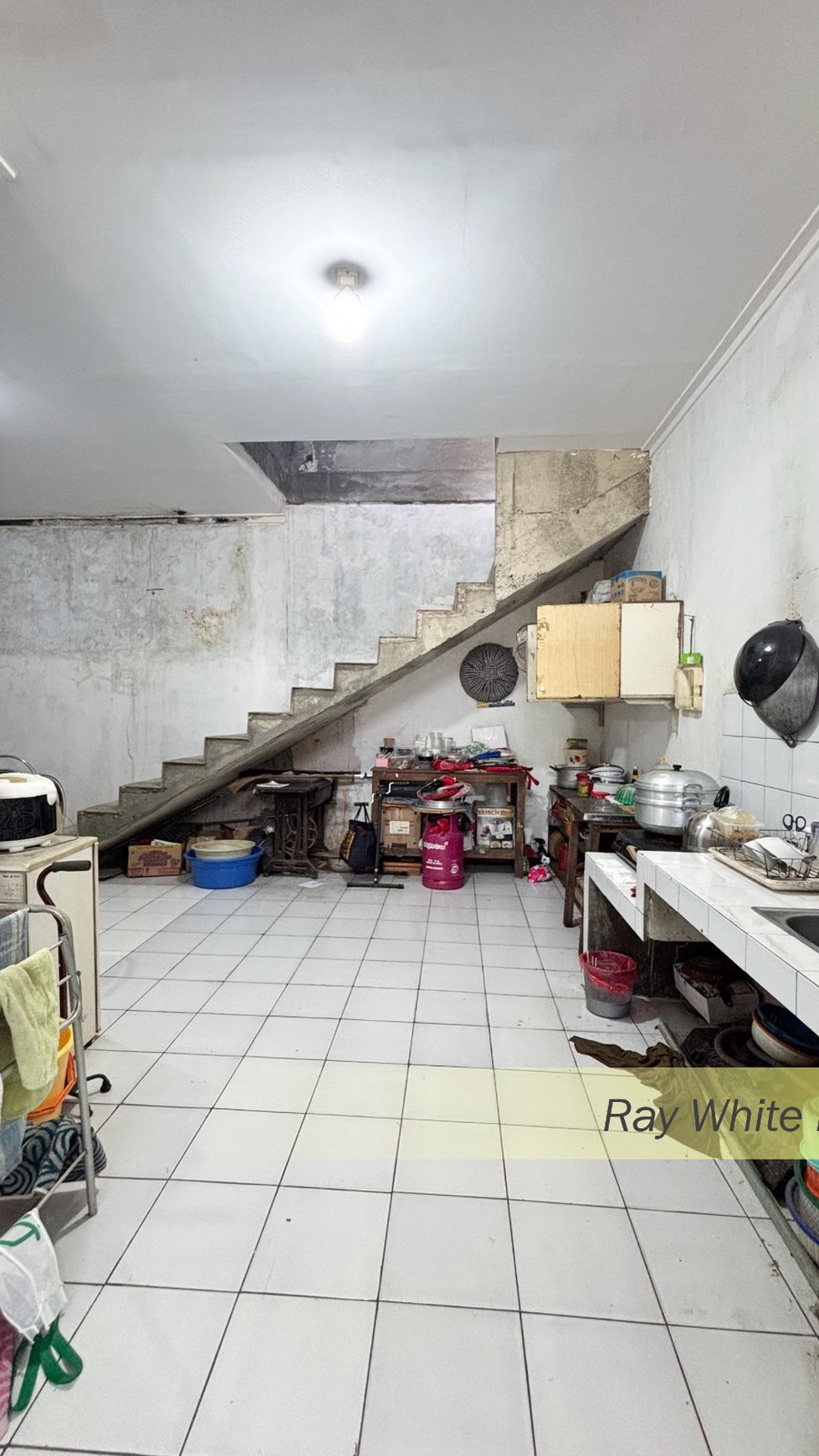 RUMAH DALAM CLUSTER SIMPLICITY DI KAWASAN THE ICON BSD CITY, TANGERANG SELATAN.
