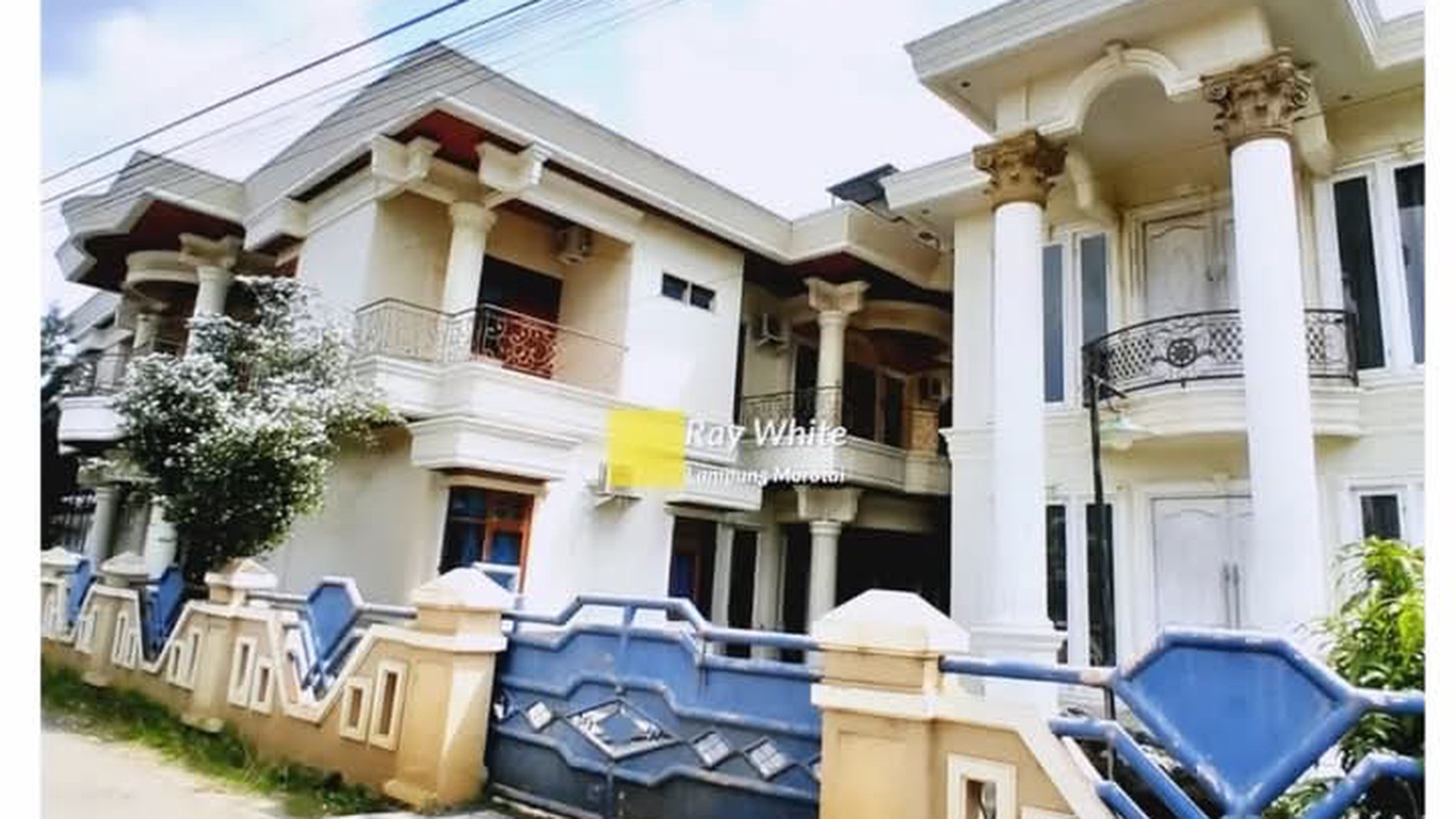 rumah mewah 2 lantai dekat mall boemi kedaton bandar lampung