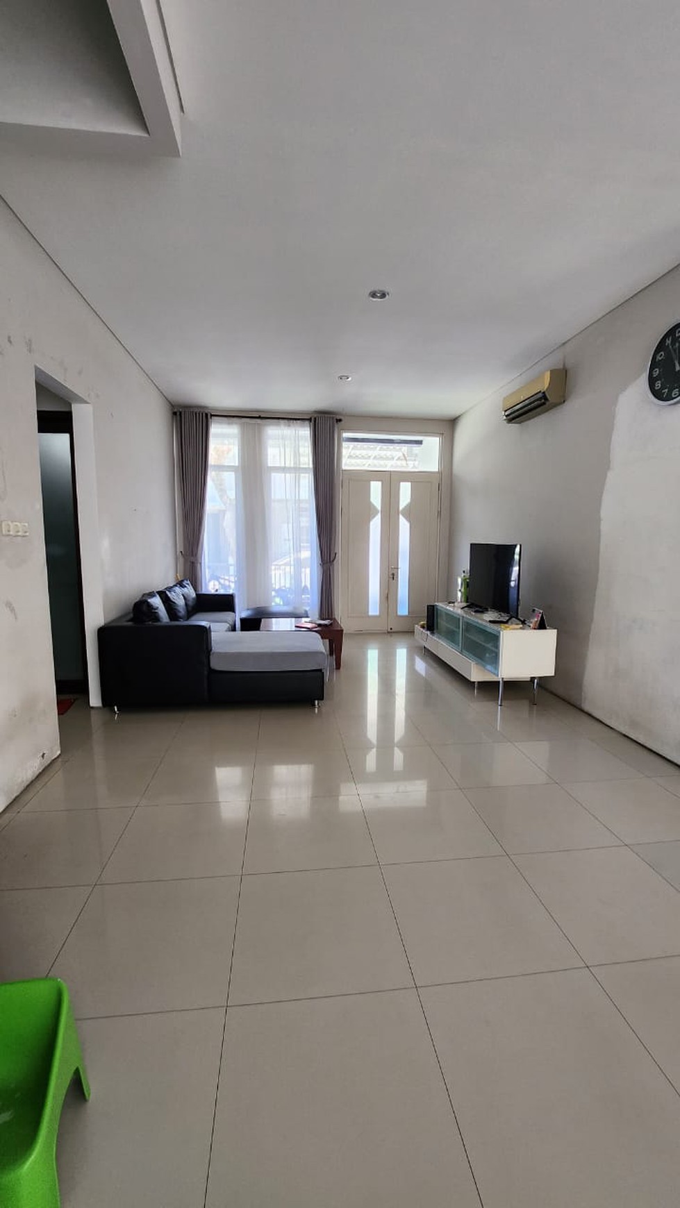 3M-an Semi Furnished Royal Residence Wiyung Surabaya