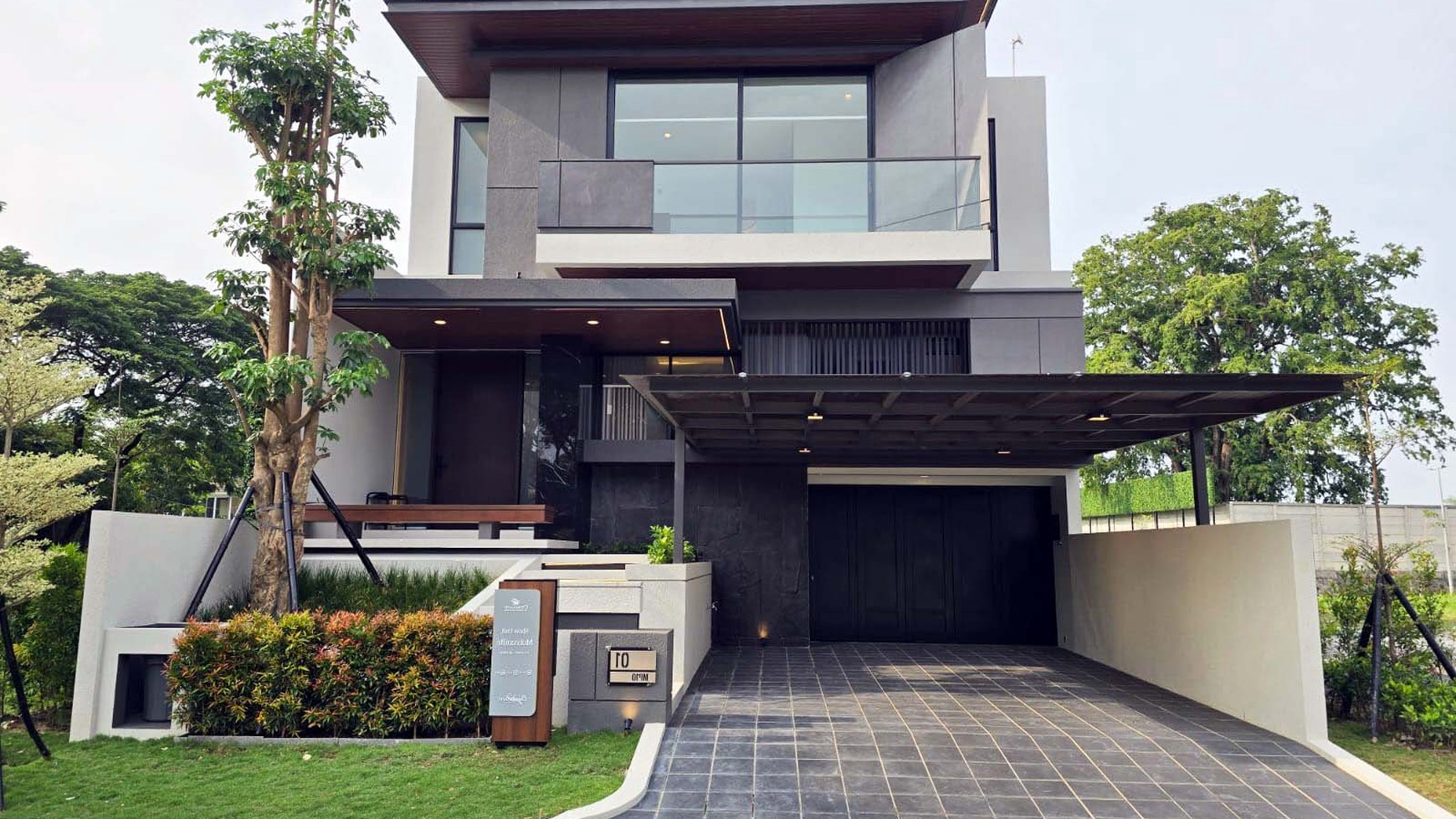 Rumah Mewah Baru Gress di Citraland Cluster Crystal Golf Surabaya Barat, 2 Lantai, Minimalis, Siap Huni, Lokasi baru dekat dengan lapanganGolfdanDanau