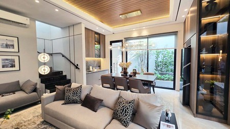 Rumah Mewah Baru Gress di Citraland Cluster Crystal Golf Surabaya Barat, 2 Lantai, Minimalis, Siap Huni, Lokasi baru dekat dengan lapanganGolfdanDanau