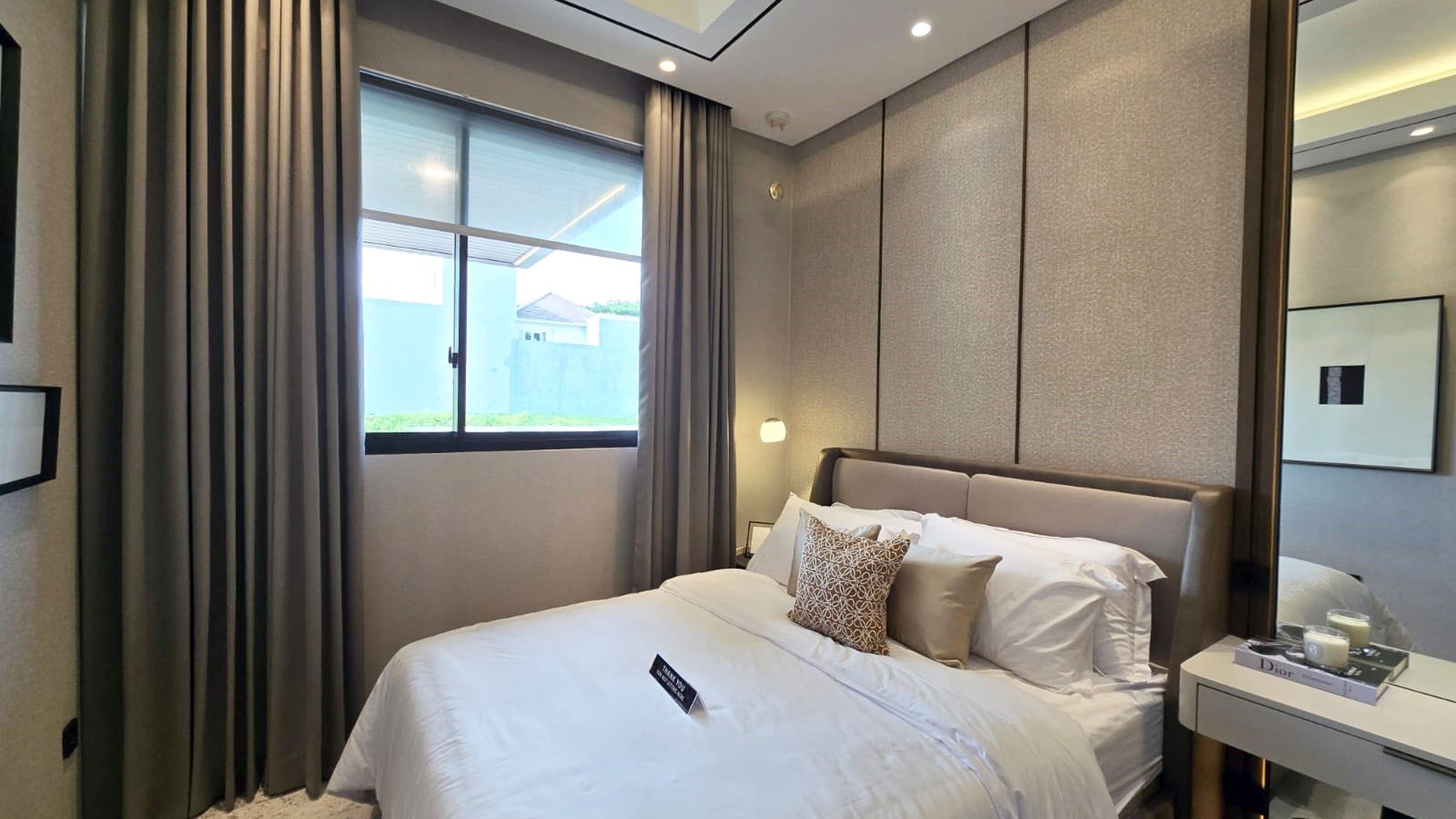 Rumah Mewah Baru Gress di Citraland Cluster Crystal Golf Surabaya Barat, 2 Lantai, Minimalis, Siap Huni, Lokasi baru dekat dengan lapanganGolfdanDanau