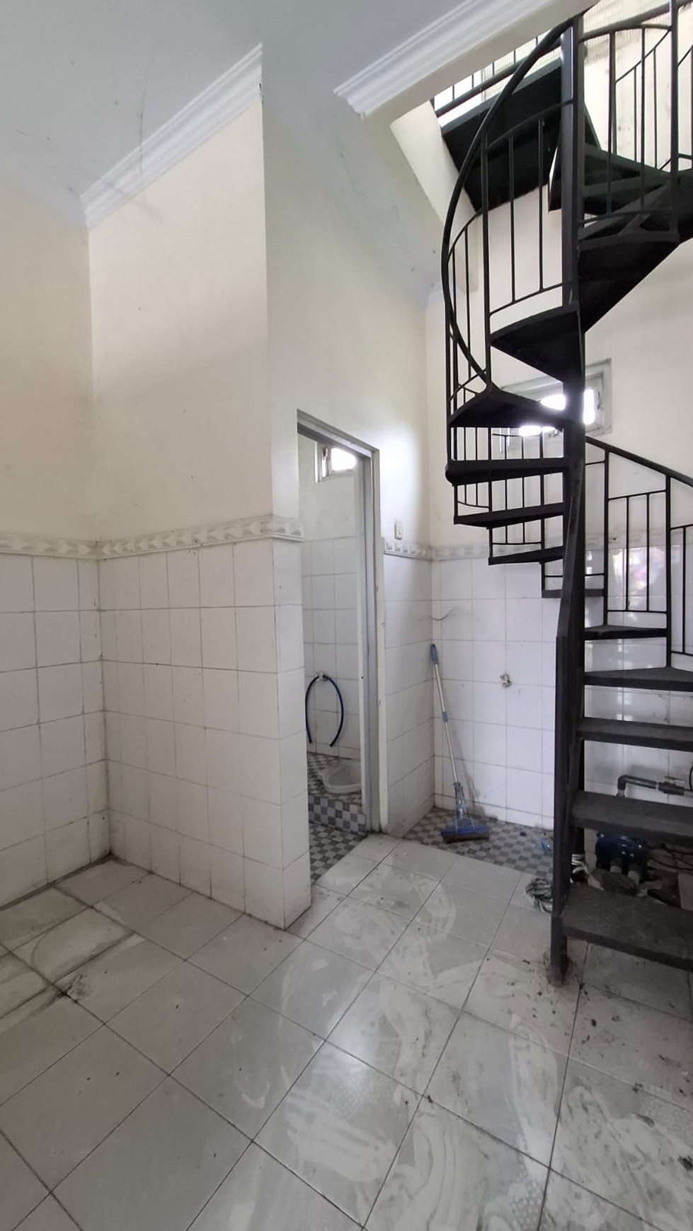 Ruko Lokasi Strategis Lokasi di Jl Kusumanegara 