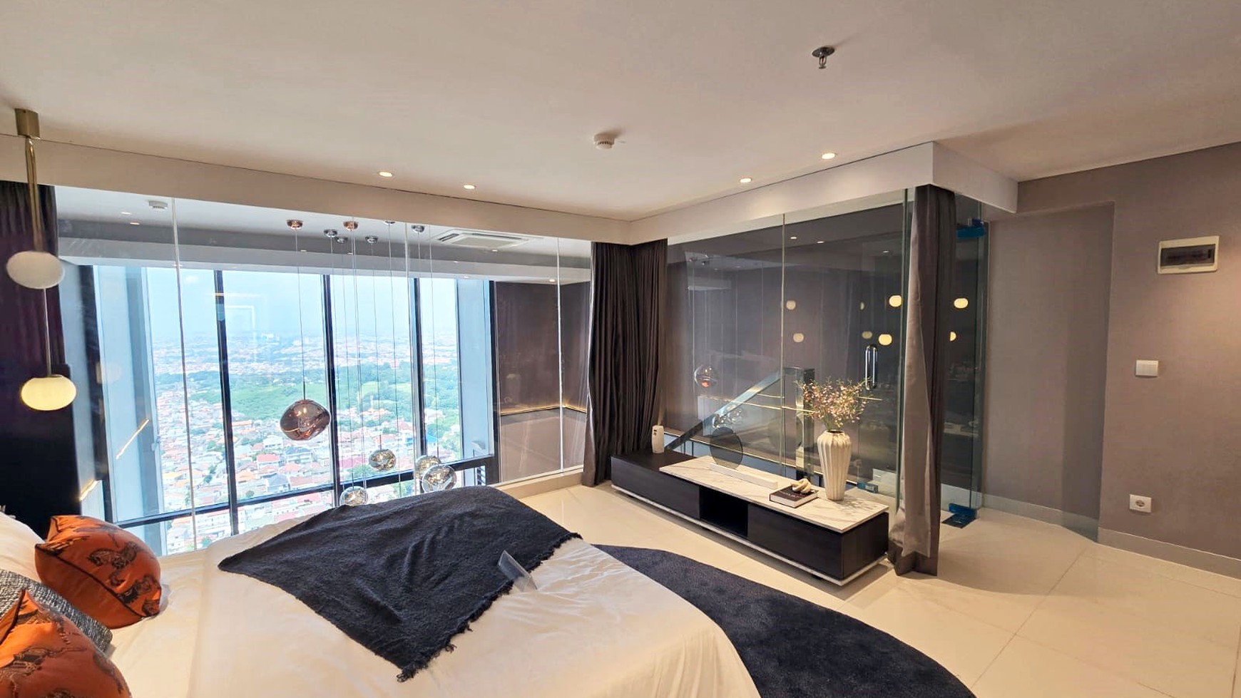 Apartment Ciputra World Vieloft Mayjend Sungkono Surabaya Barat, Lantai 19, Semi Furnished, 2BR, Hadap Selatan dan Golf View