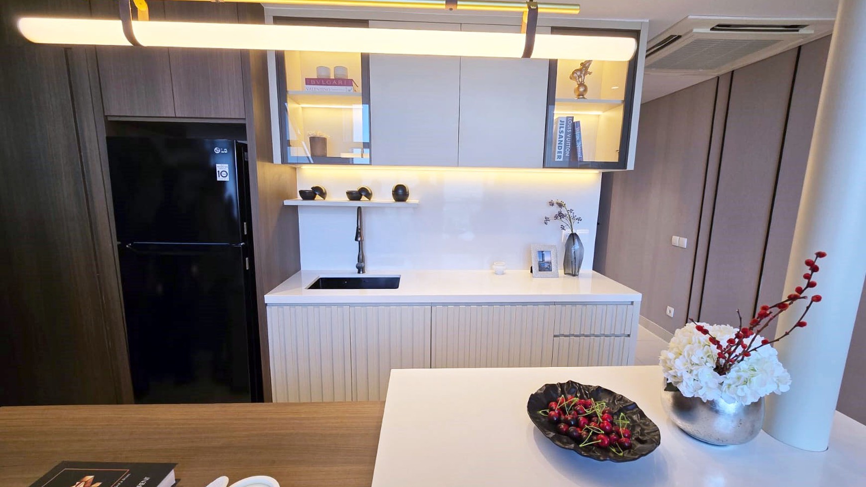 Apartment Ciputra World Vieloft Mayjend Sungkono Surabaya Barat, Lantai 19, Semi Furnished, 2BR, Hadap Selatan dan Golf View