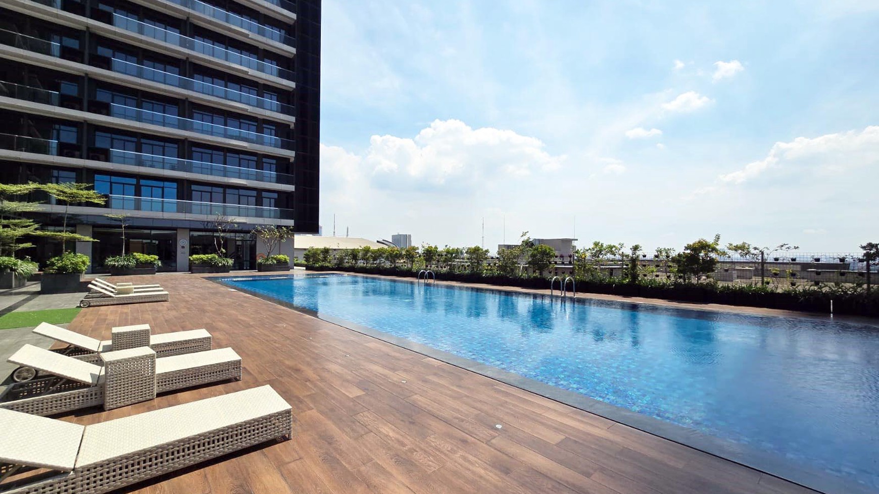 Apartment Ciputra World Vieloft Mayjend Sungkono Surabaya Barat, Lantai 19, Semi Furnished, 2BR, Hadap Selatan dan Golf View