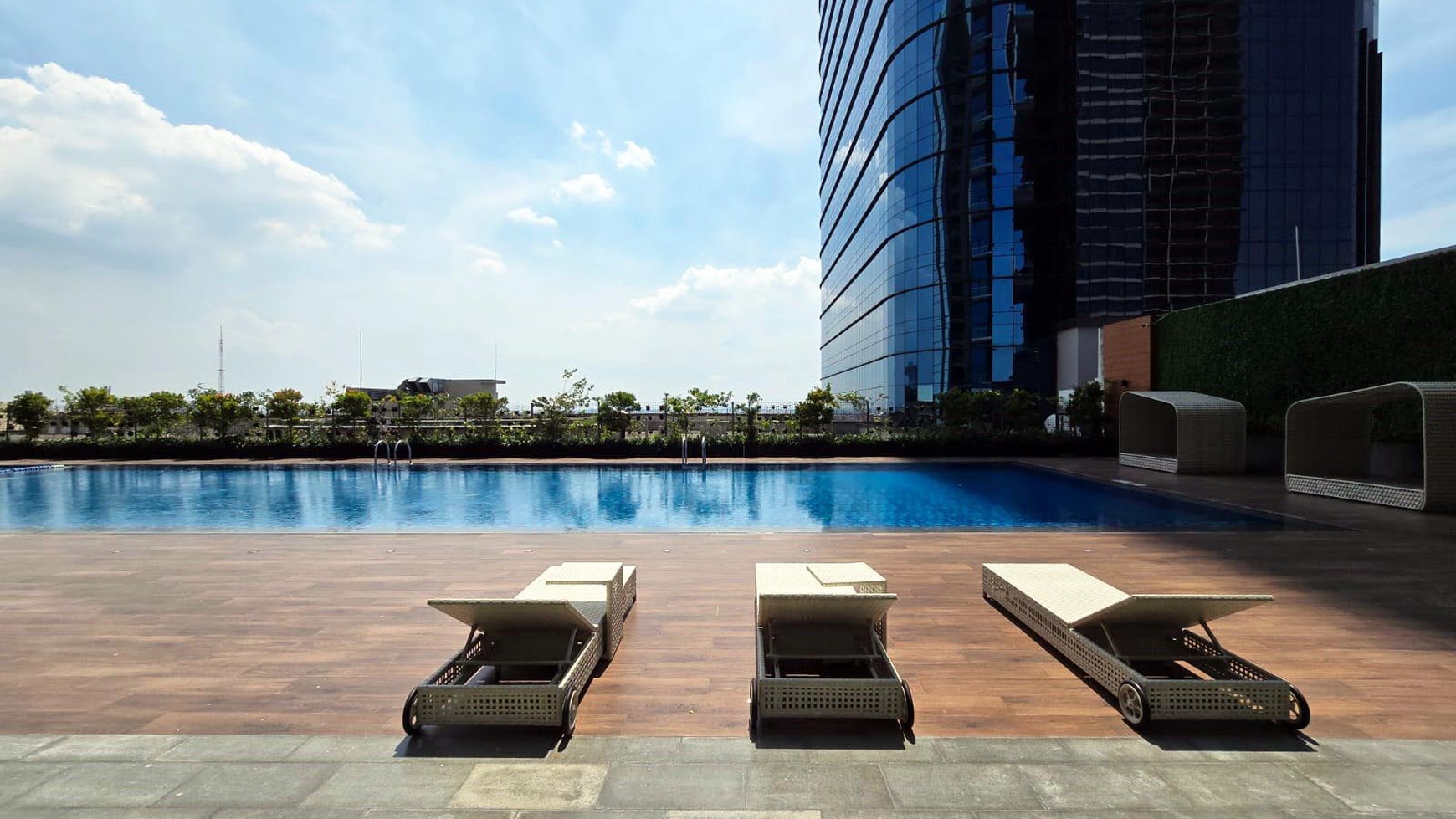 Apartment Ciputra World Vieloft Mayjend Sungkono Surabaya Barat, Lantai 19, Semi Furnished, 2BR, Hadap Selatan dan Golf View