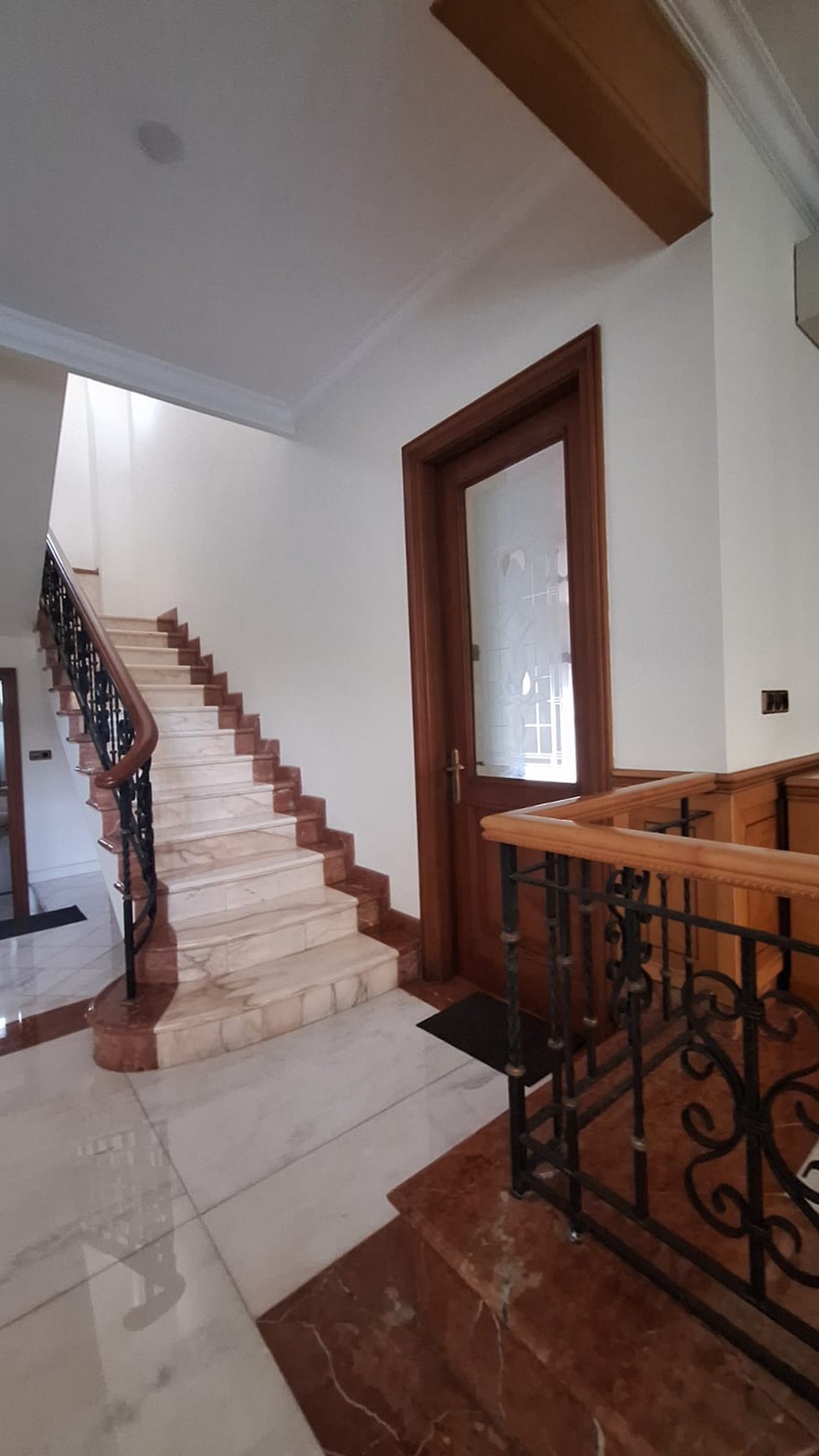 Rumah Bagus Di Metro Alam Pondok Indah Jakarta Selatan