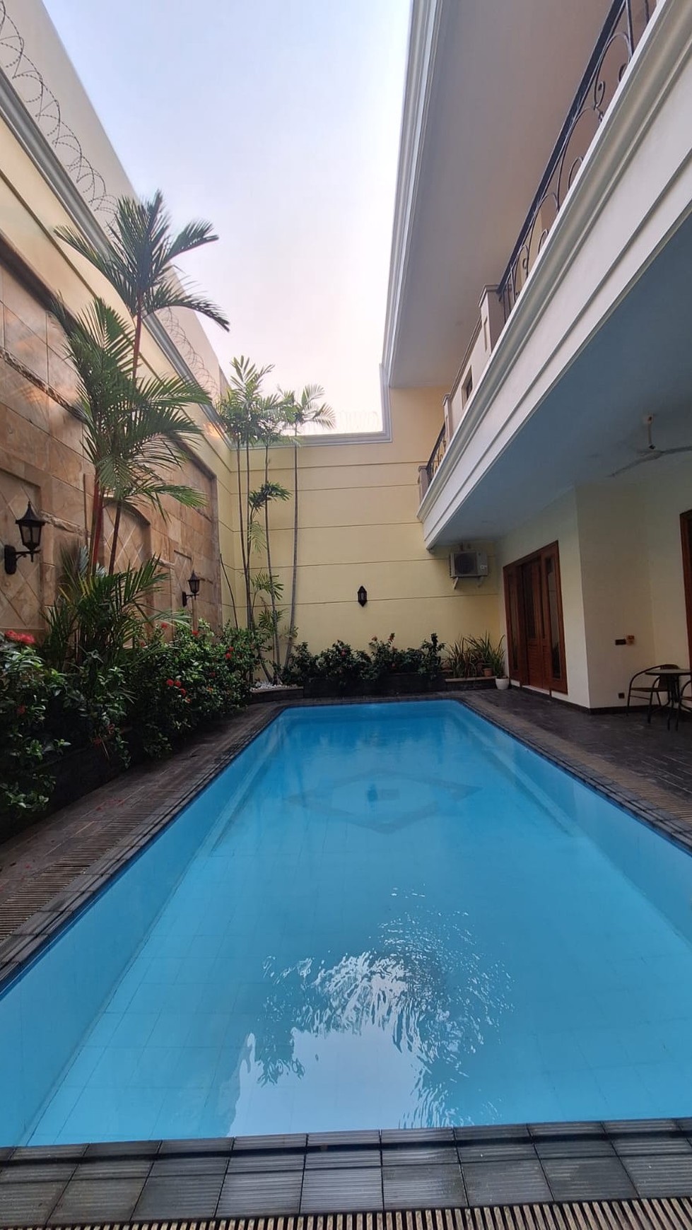 Rumah Bagus Di Metro Alam Pondok Indah Jakarta Selatan