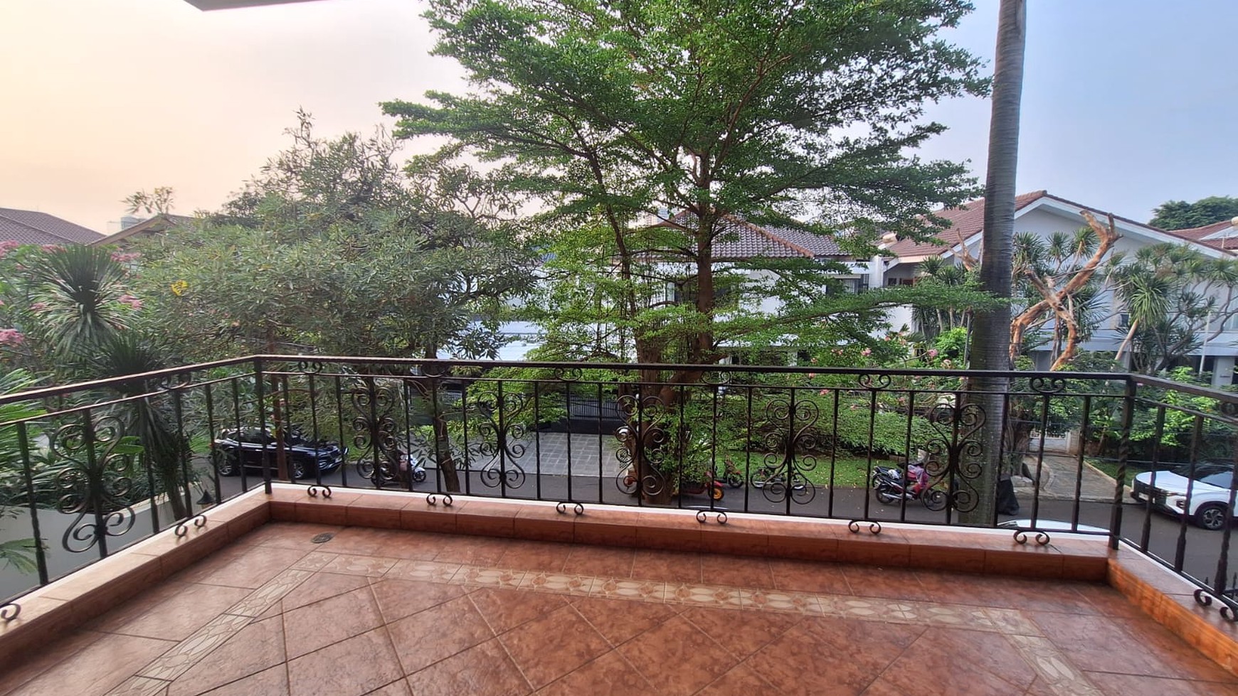 Rumah Bagus Di Metro Alam Pondok Indah Jakarta Selatan