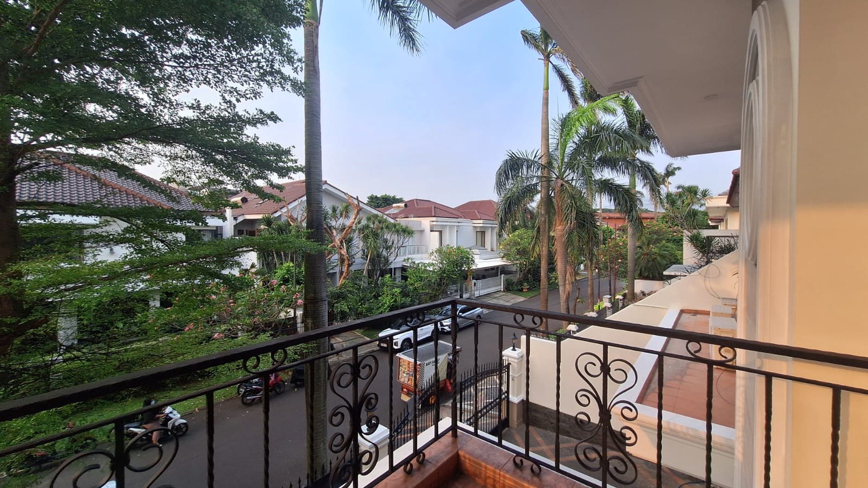 Rumah Bagus Di Metro Alam Pondok Indah Jakarta Selatan