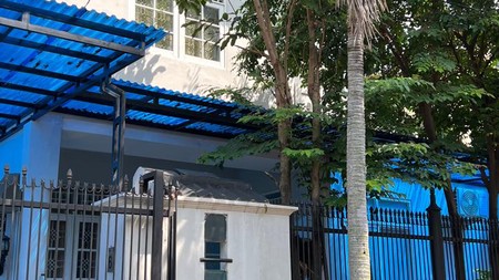 Rumah 2 lantai, bebas banjir lokasi strategis di Bintaro Sektor 9