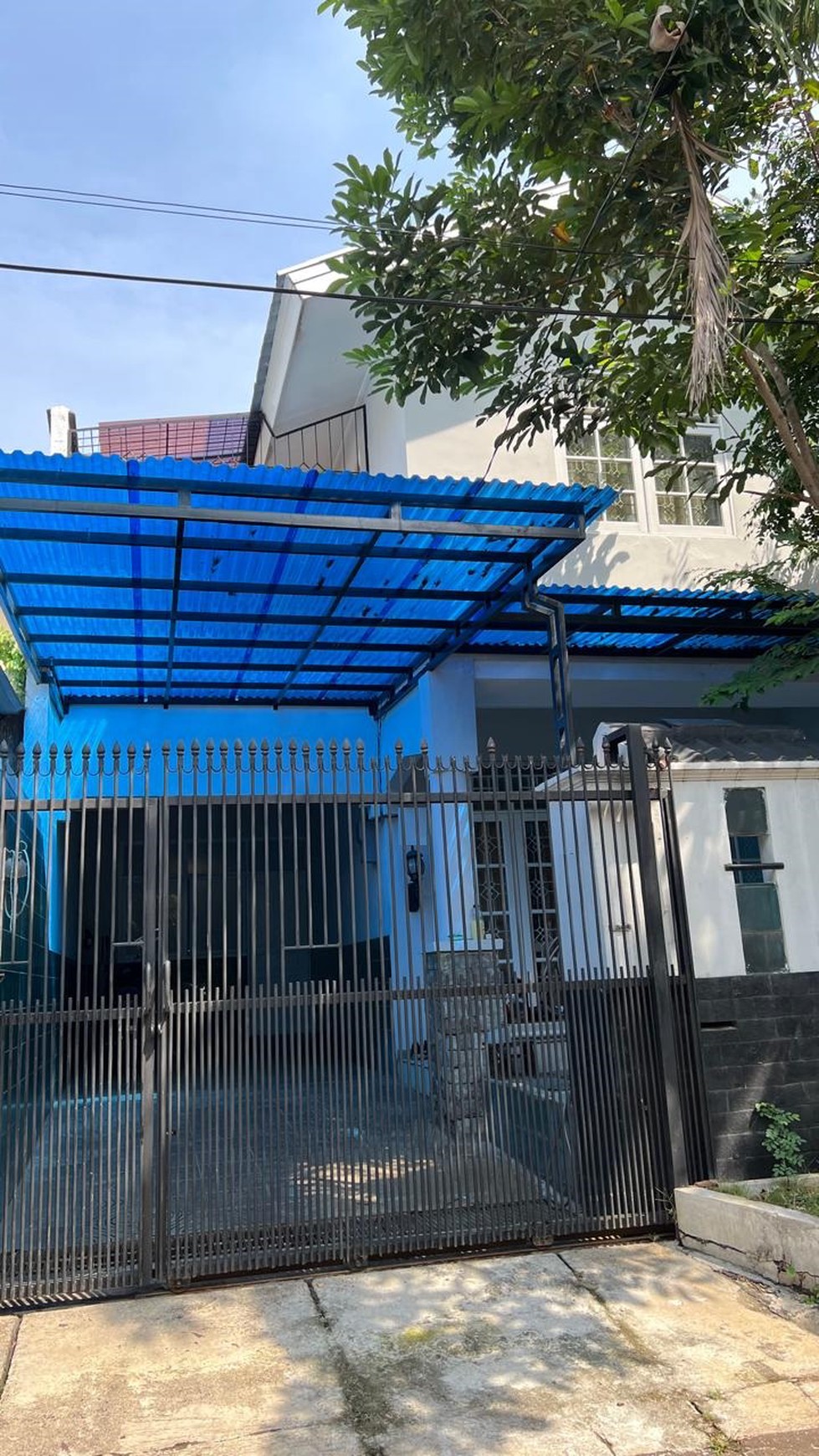 Rumah 2 lantai, bebas banjir lokasi strategis di Bintaro Sektor 9