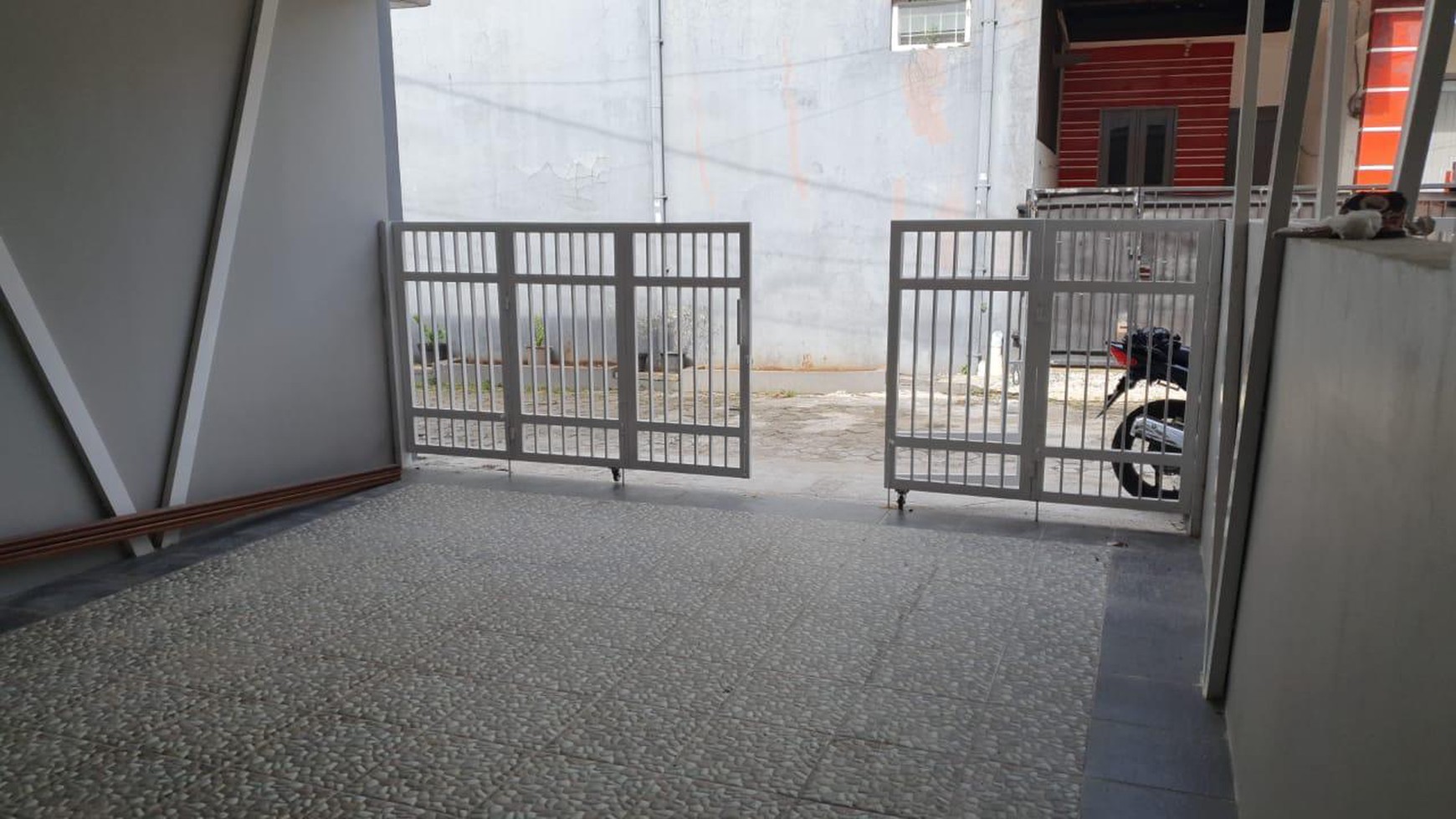 Rumah 2 Lantai Akses Jalan 2 Mobil di Jati mekar Jati Asih