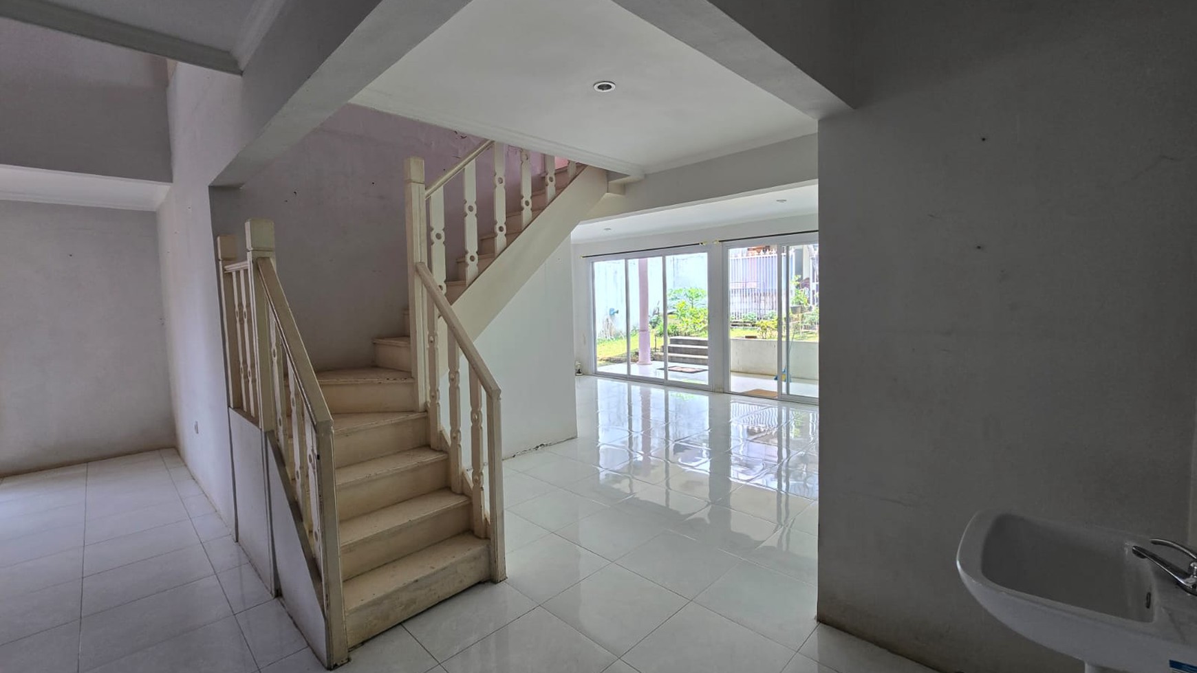 Rumah Bagus Siap Huni di Jl Baranangsiang Indah, Bogor