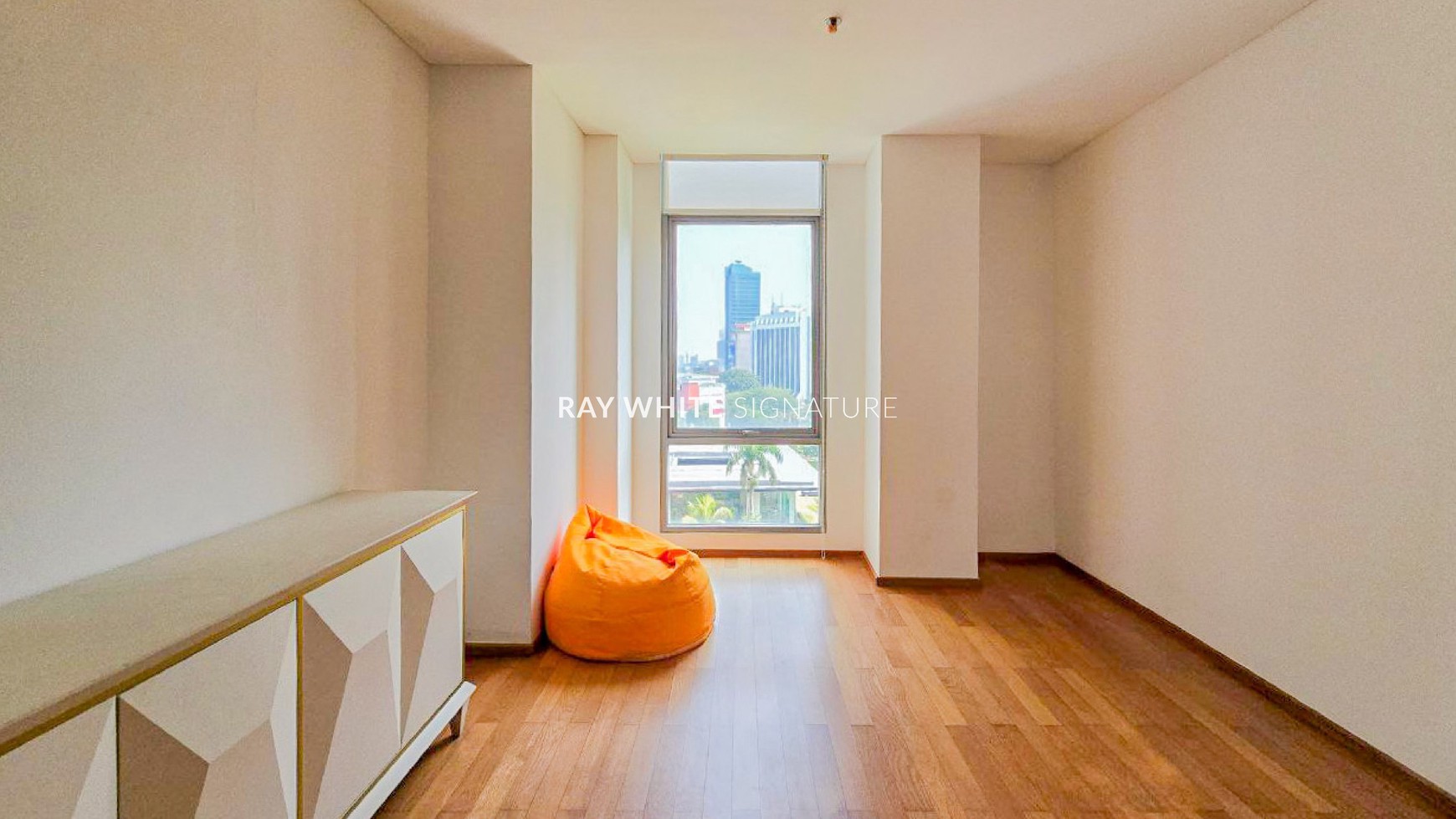 Dijual Apartemen Mewah Senopati Suites Selangkah dari Jl Jend Sudirman, Jakarta