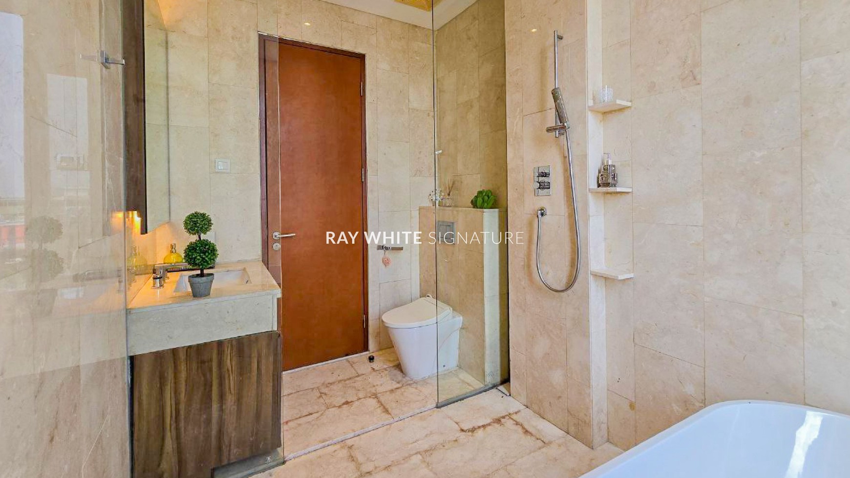 Dijual Apartemen Mewah Senopati Suites Selangkah dari Jl Jend Sudirman, Jakarta