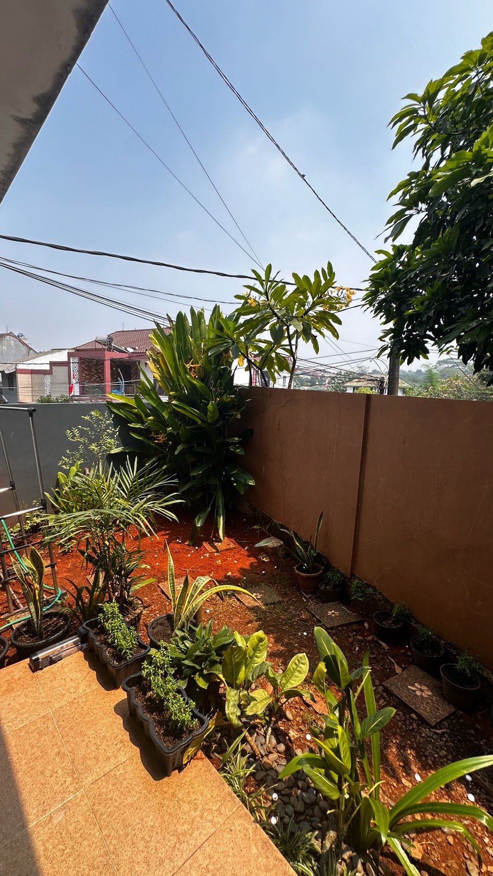 Rumah Siap Huni 3 Lantai di Mega Cinere