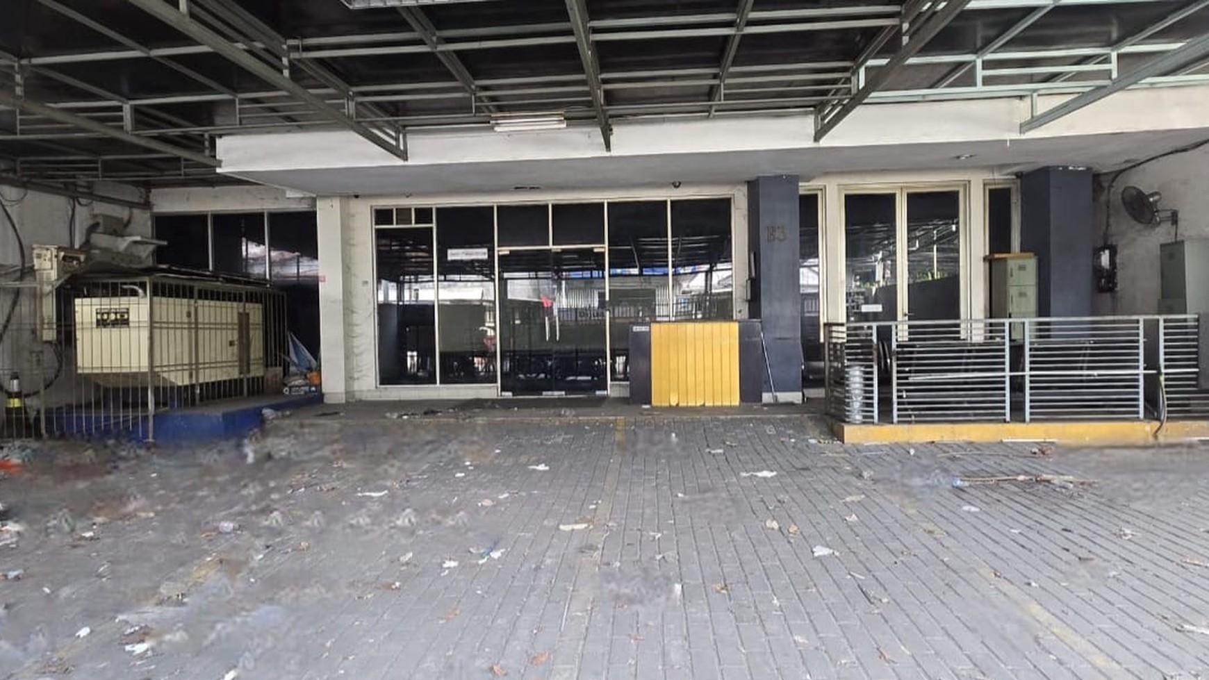 Mini Building 4 lt, strategis, zona komersil, siap pakai, Jl. Guru Mugni, Setiabudi, Jakarta Selatan.