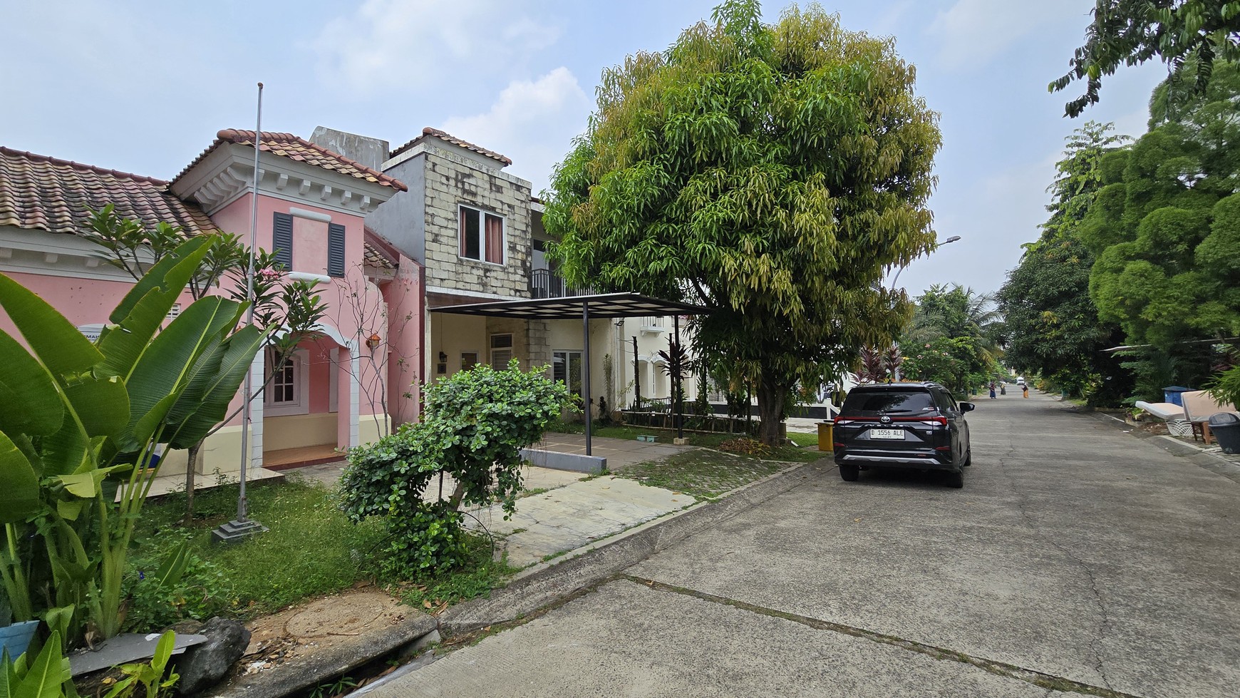 Rumah Bagus Siap Huni Asri di Jl Casablanca ,Citaringgul, Sentul City