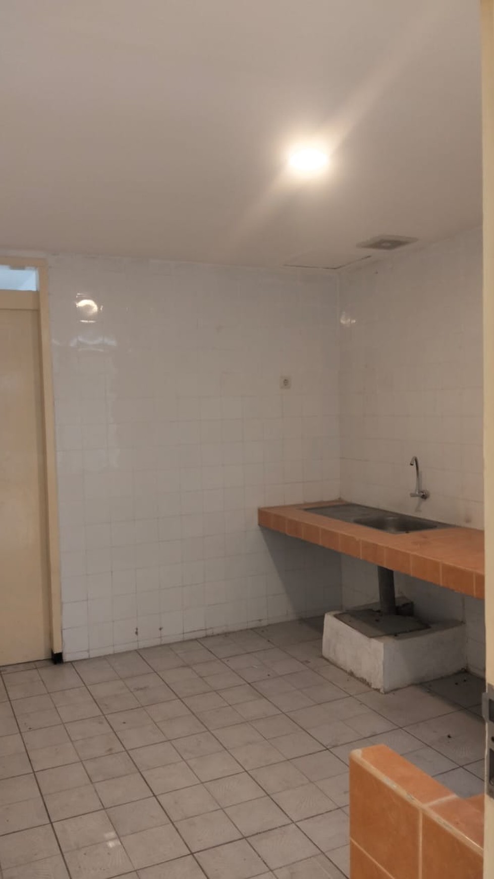 Disewakan Rumah Usaha cocok untuk Resto | Cafe | 150jt nego |Taman Asri, Waru, Sidoarjo