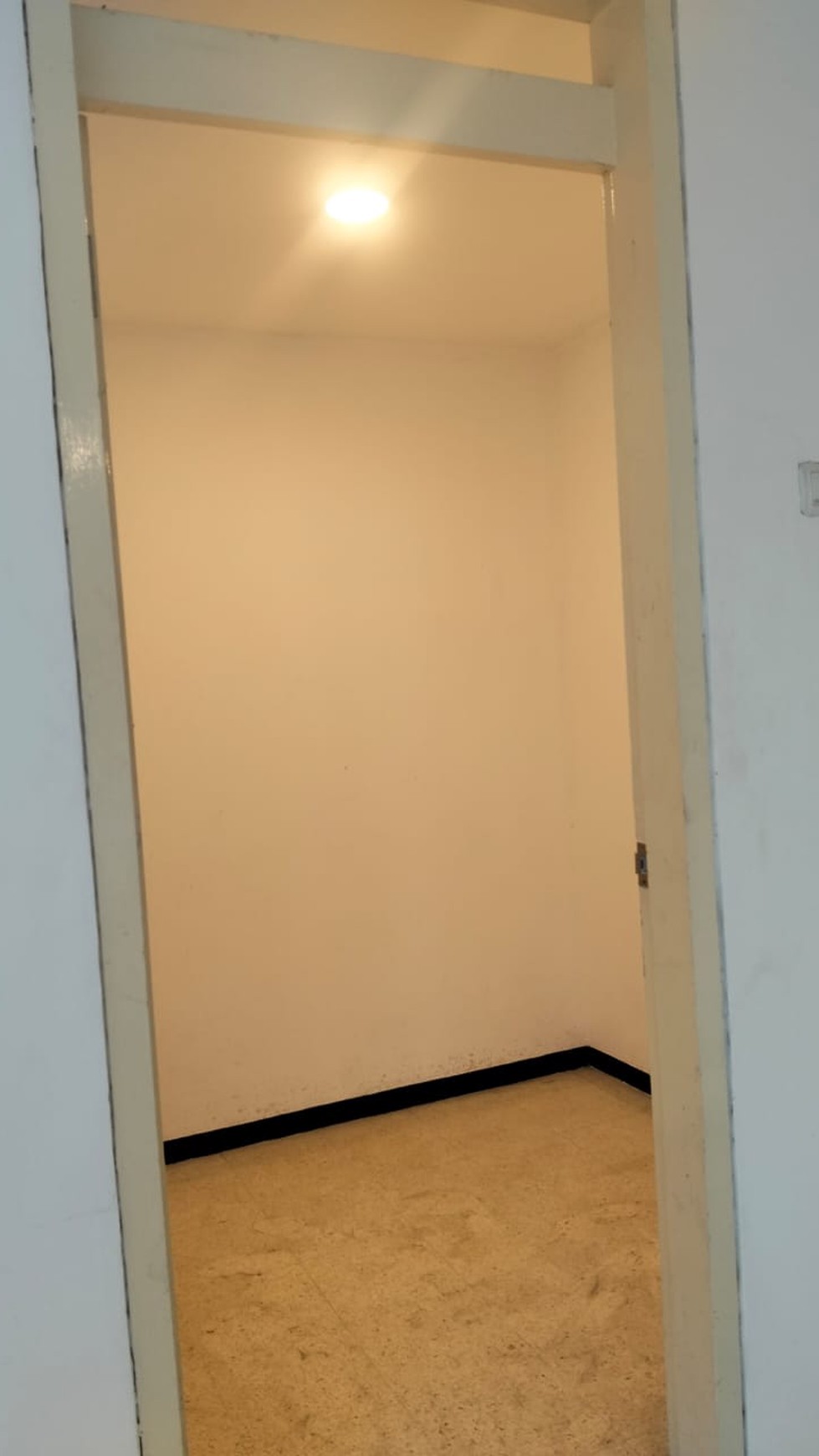 Disewakan Rumah Usaha cocok untuk Resto | Cafe | 150jt nego |Taman Asri, Waru, Sidoarjo