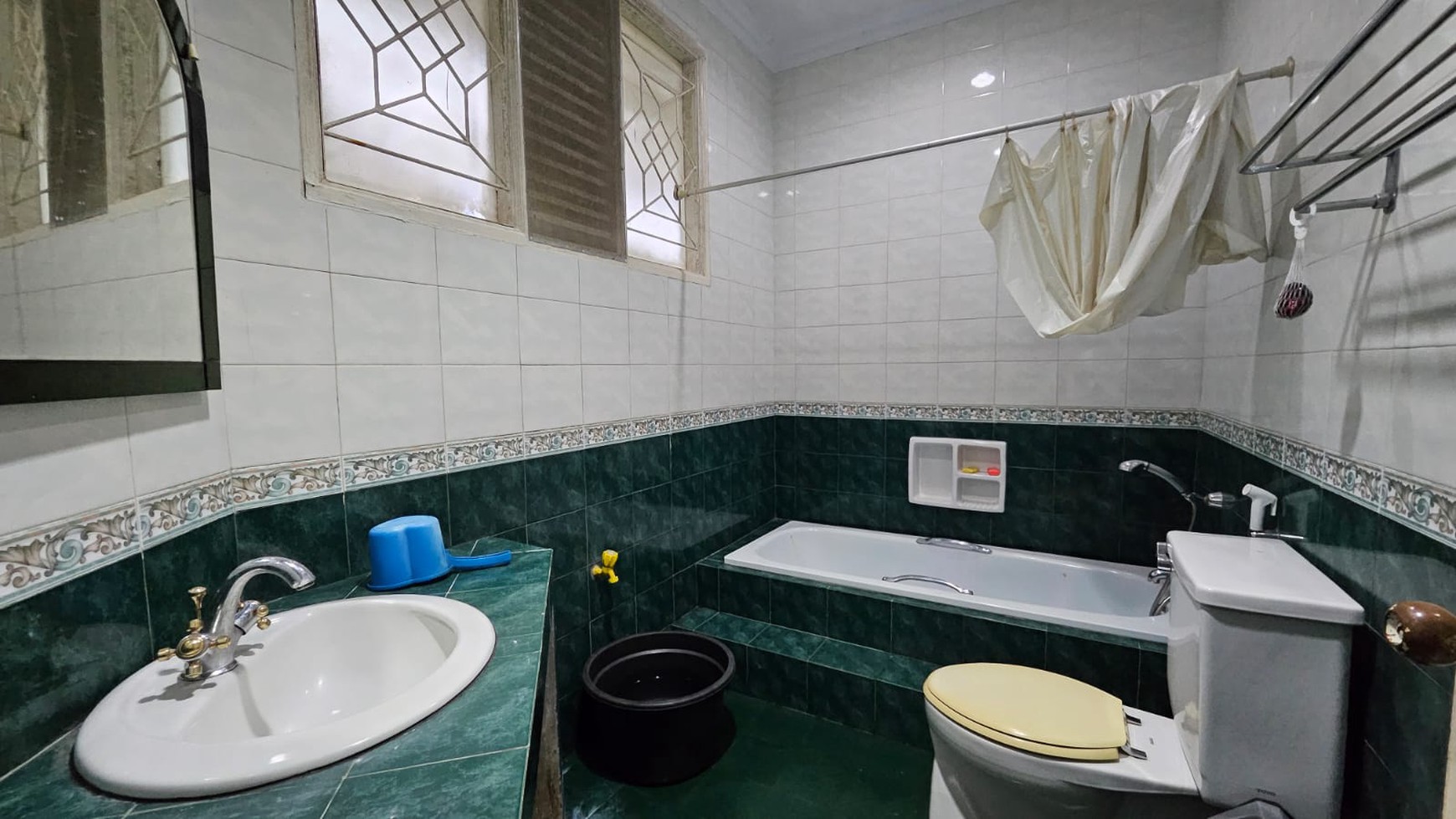 Dijual villa di puncak dekat taman safari
