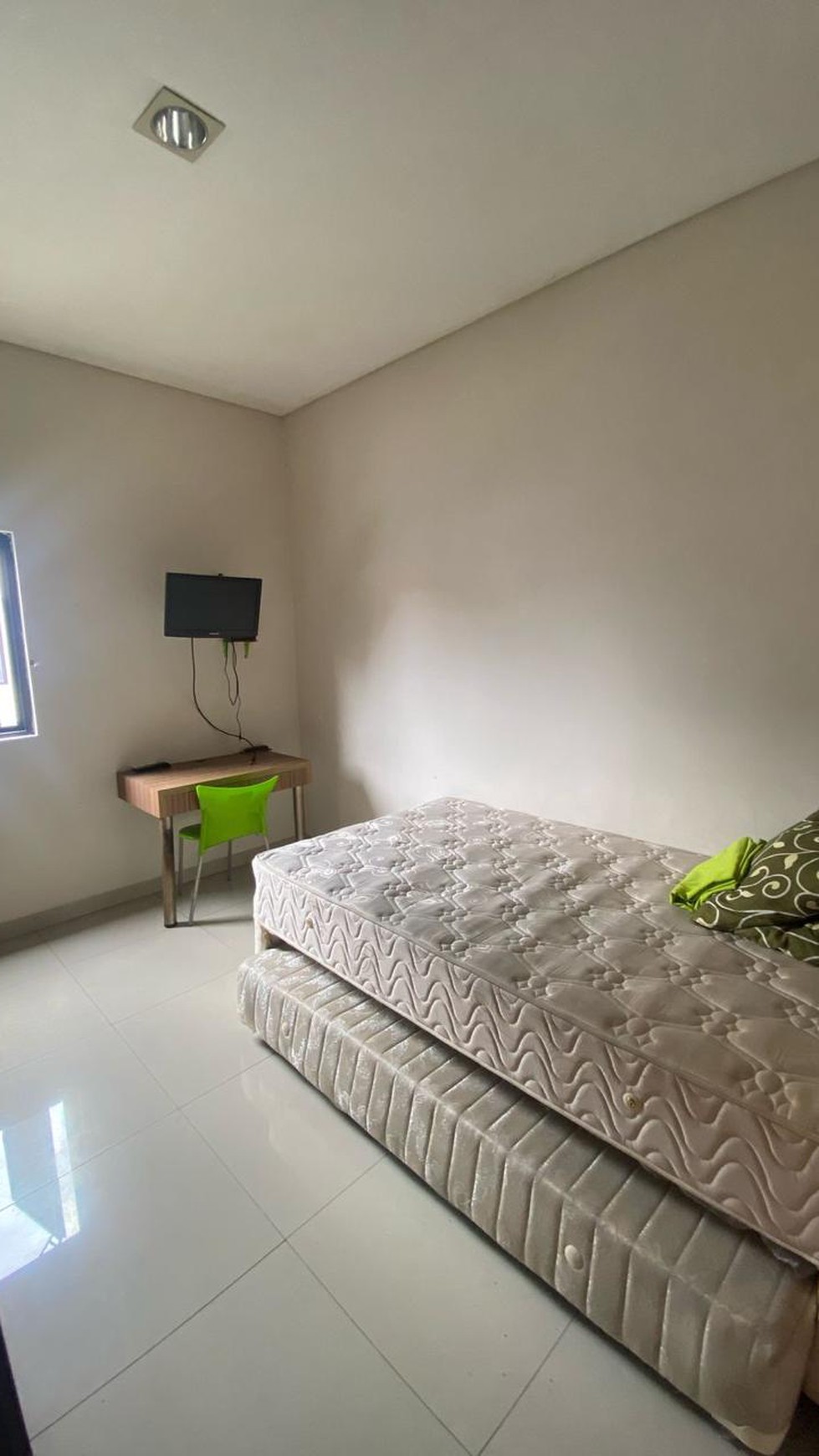 Disewa Rumah Luas Siap Huni di Bintaro
